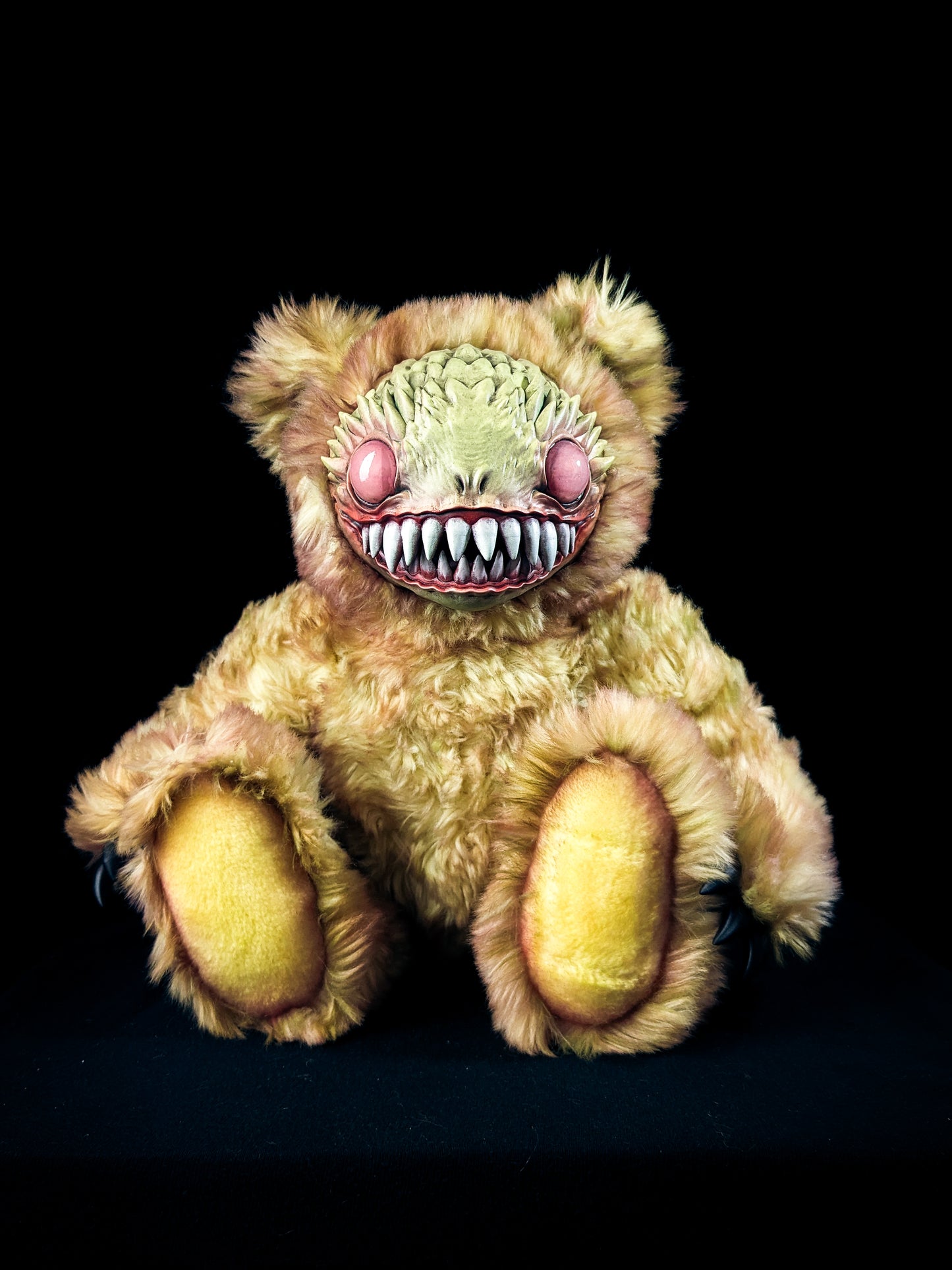 Frenzung (Sunburn Ver.) - CRYPTCRITS Monster Art Doll Plush Toy