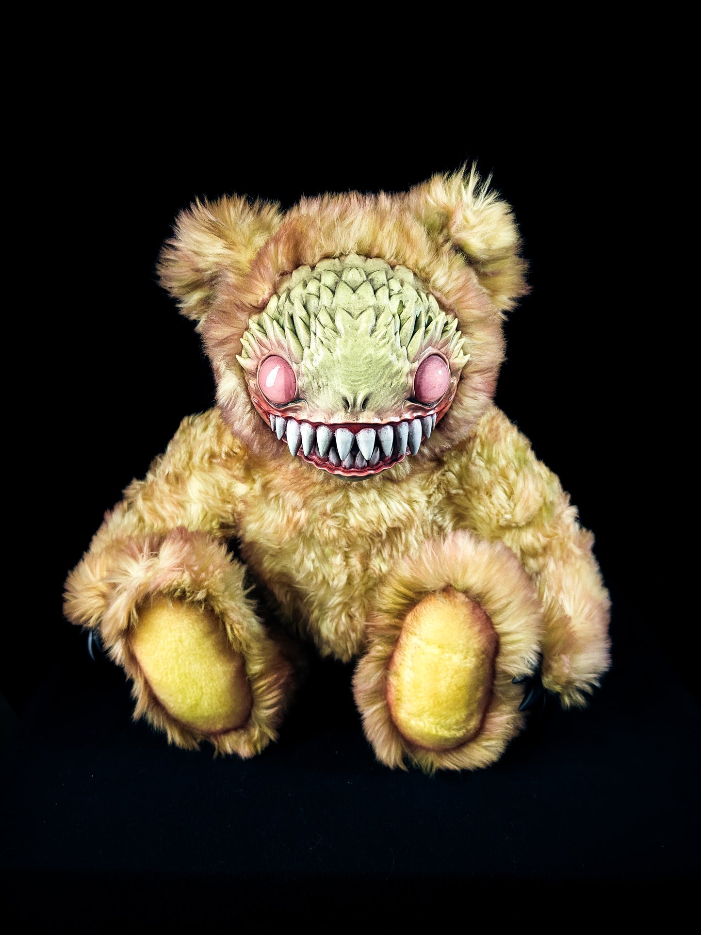 Frenzung (Sunburn Ver.) - CRYPTCRITS Monster Art Doll Plush Toy