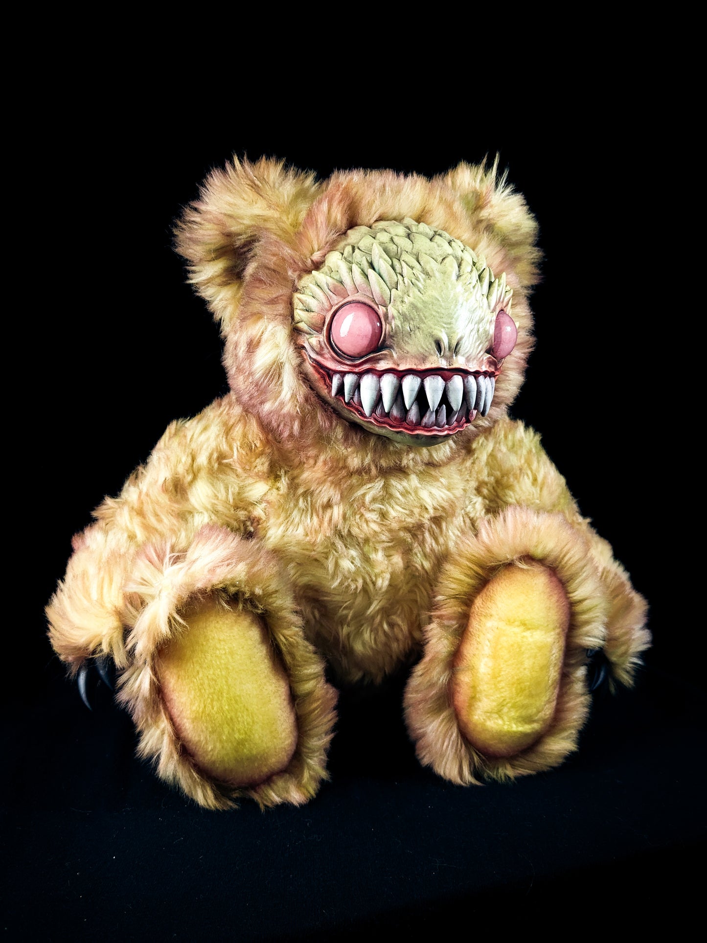 Frenzung (Sunburn Ver.) - CRYPTCRITS Monster Art Doll Plush Toy