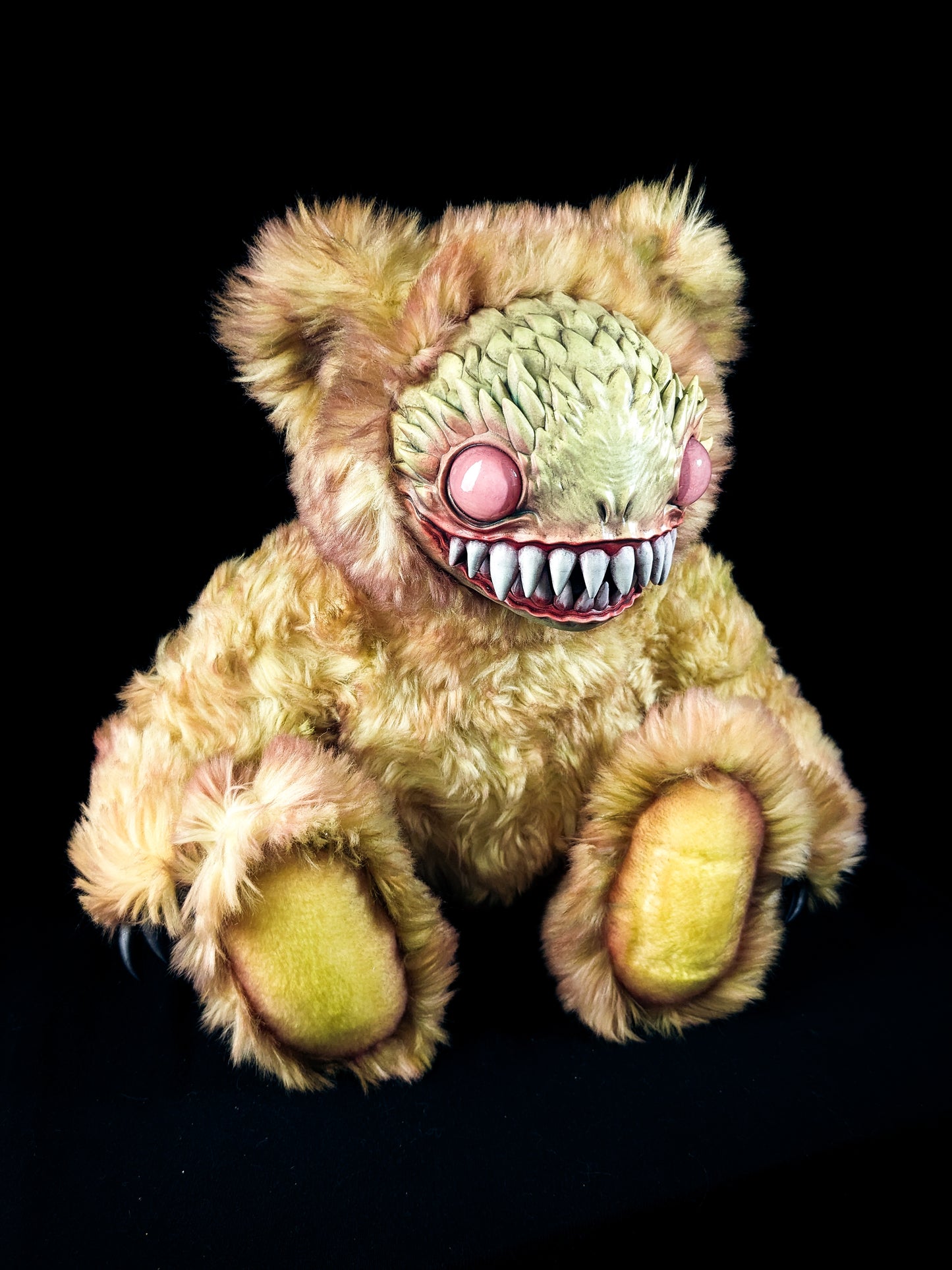 Frenzung (Sunburn Ver.) - CRYPTCRITS Monster Art Doll Plush Toy