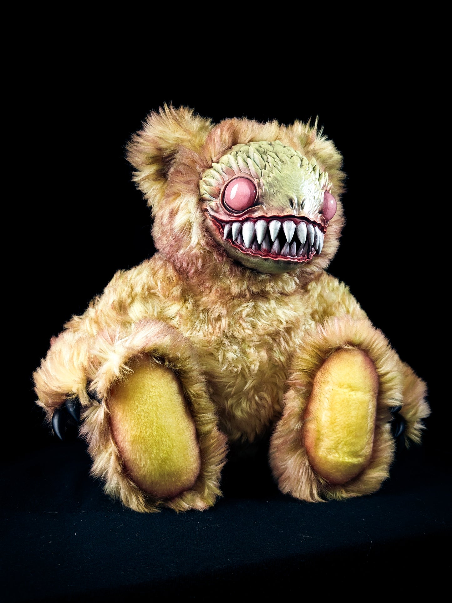 Frenzung (Sunburn Ver.) - CRYPTCRITS Monster Art Doll Plush Toy