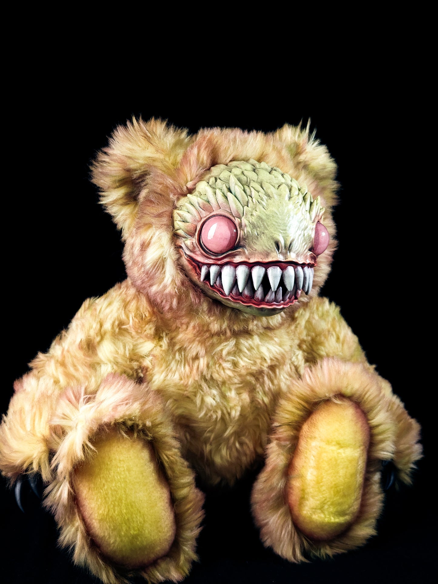 Frenzung (Sunburn Ver.) - CRYPTCRITS Monster Art Doll Plush Toy