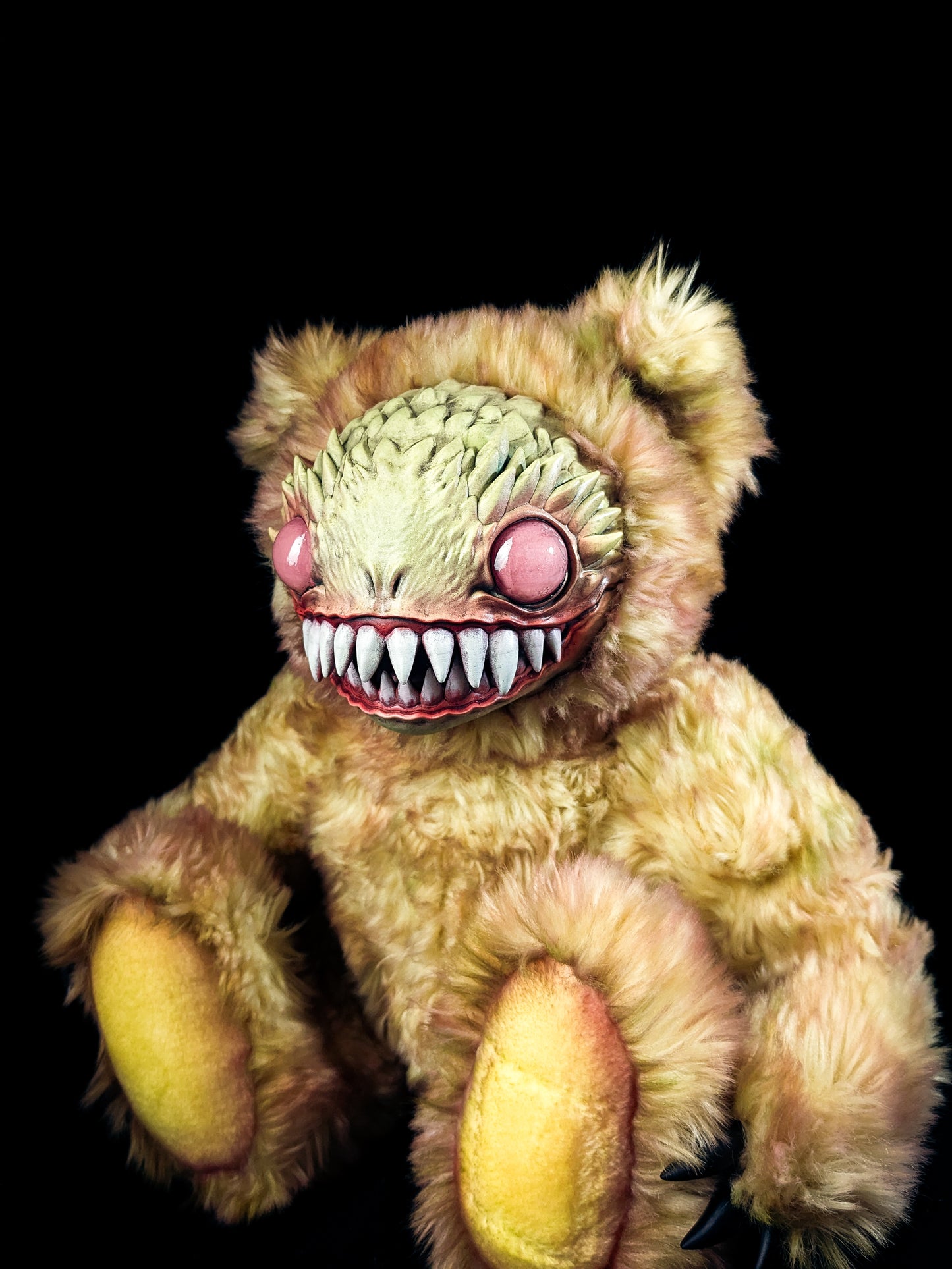Frenzung (Sunburn Ver.) - CRYPTCRITS Monster Art Doll Plush Toy