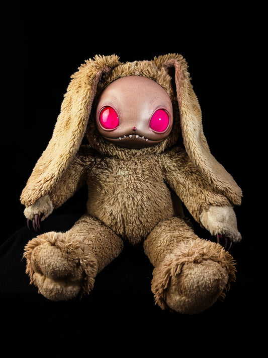 Thumpin' n' Chompin': SNAGGLE - CRYPTCRITS