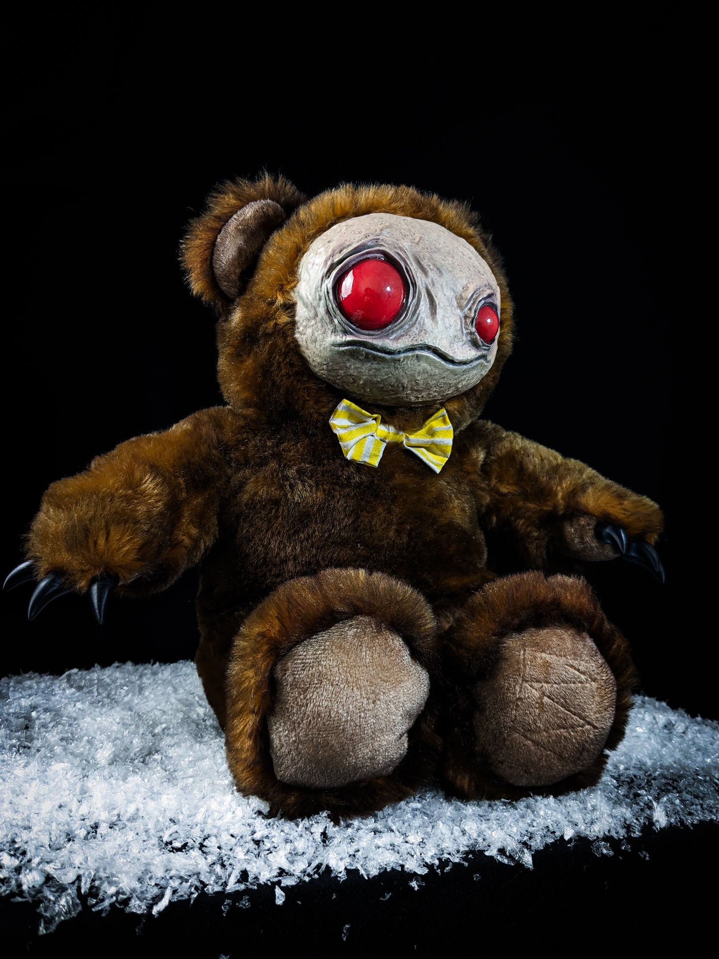 Petulant Peeper: ZIPPO - CRYPTCRITZ