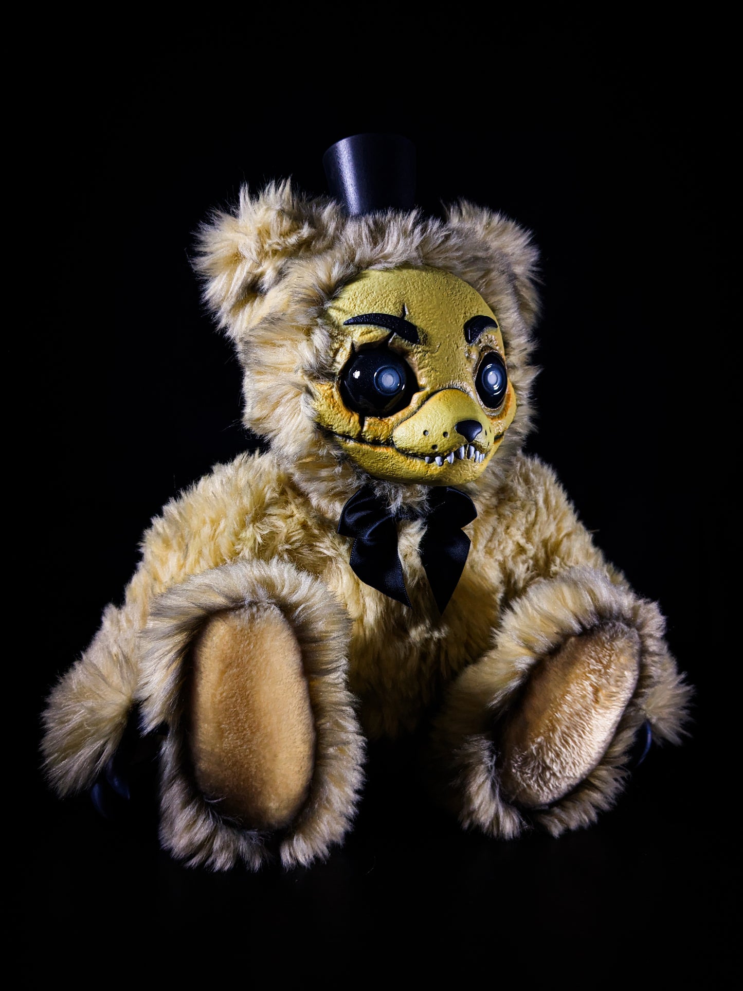 Golden Freddy: FREDBEARZ - Five Nights at Freddy's Inspired CRYPTCRITZ