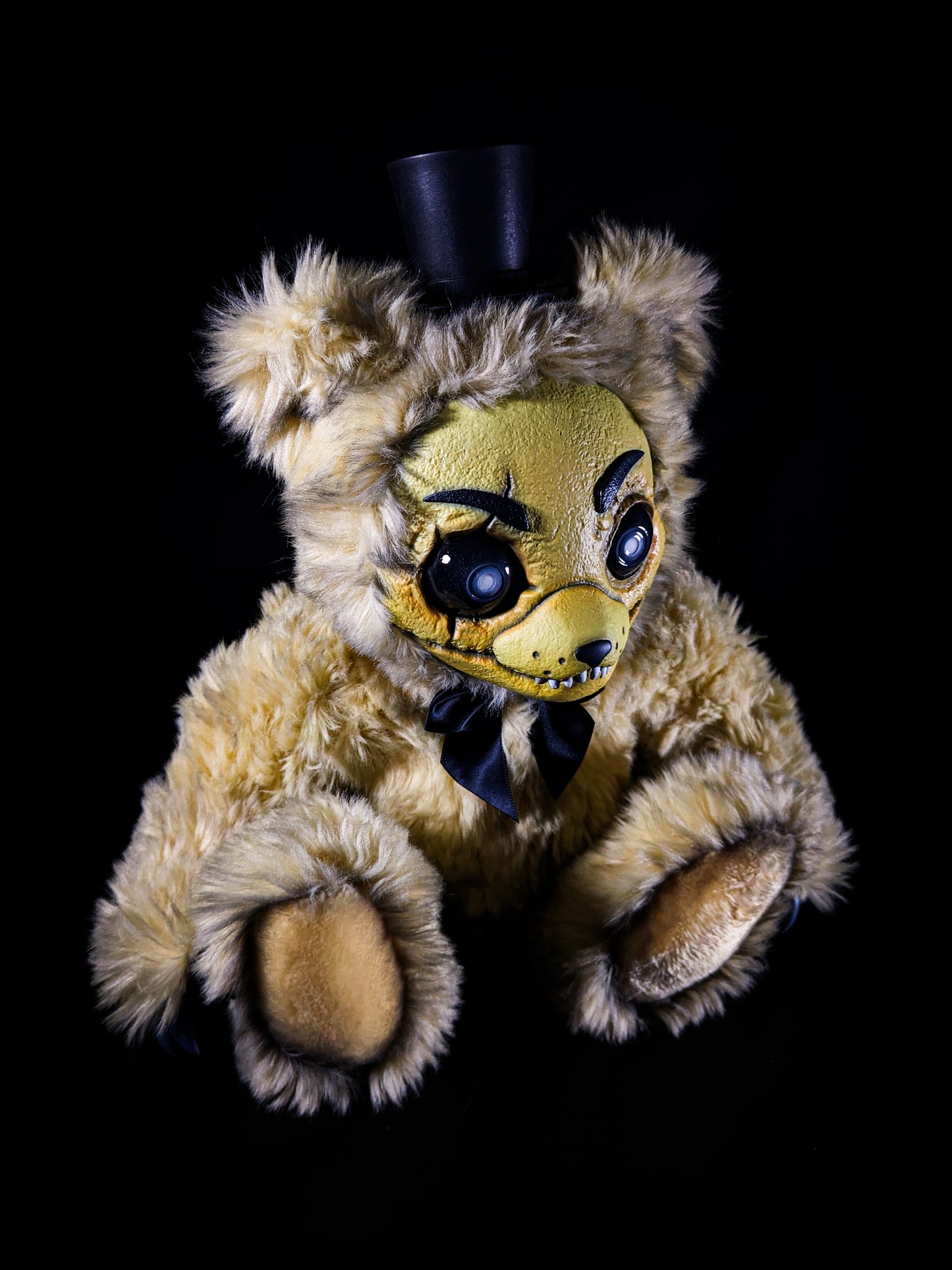 Golden Freddy: FREDBEARZ - Five Nights at Freddy's Inspired CRYPTCRITZ