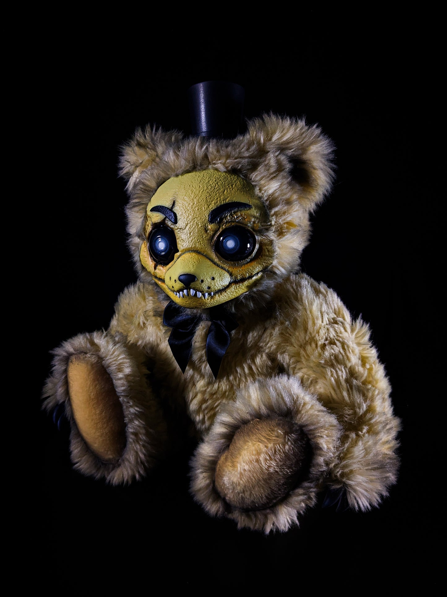 Golden Freddy: FREDBEARZ - Five Nights at Freddy's Inspired CRYPTCRITZ