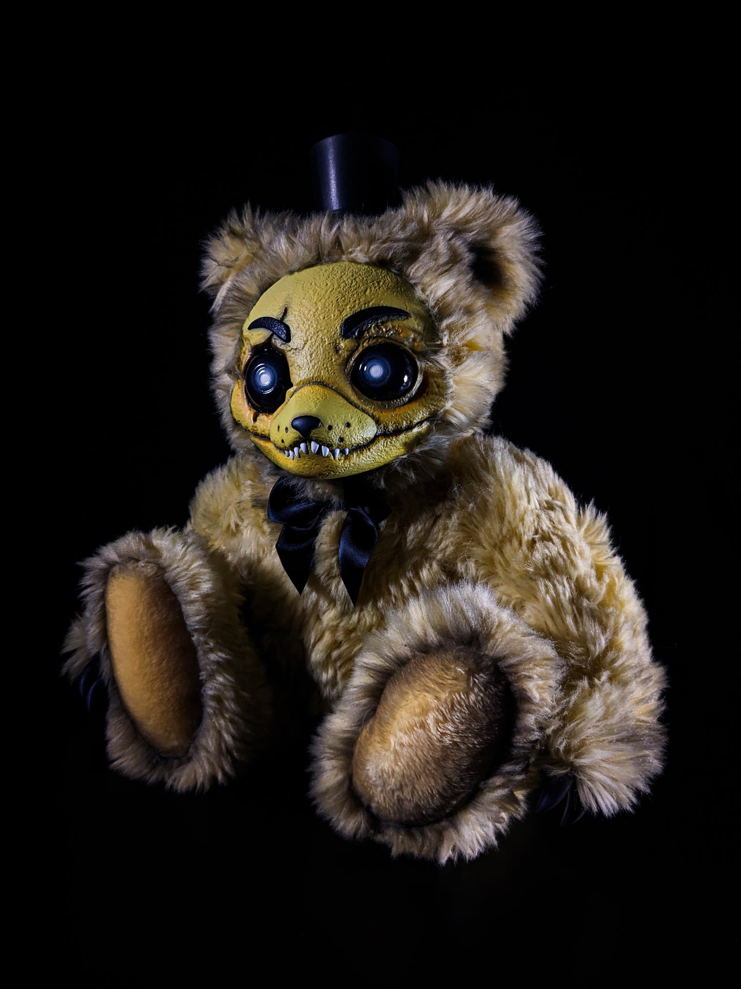 Golden Freddy: FREDBEARZ - Five Nights at Freddy's Inspired CRYPTCRITZ