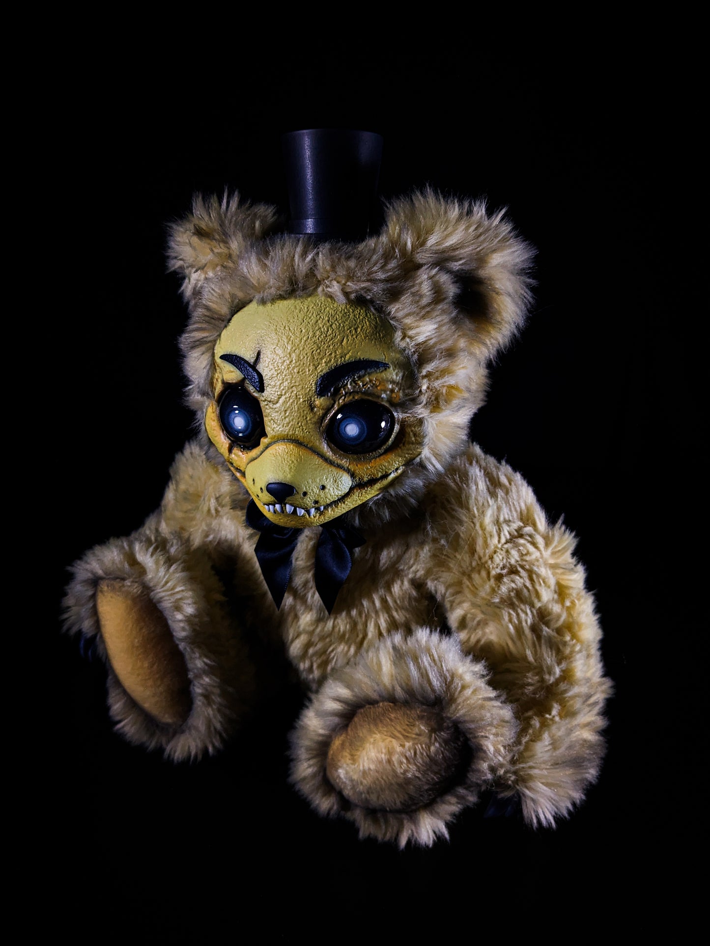 Golden Freddy: FREDBEARZ - Five Nights at Freddy's Inspired CRYPTCRITZ