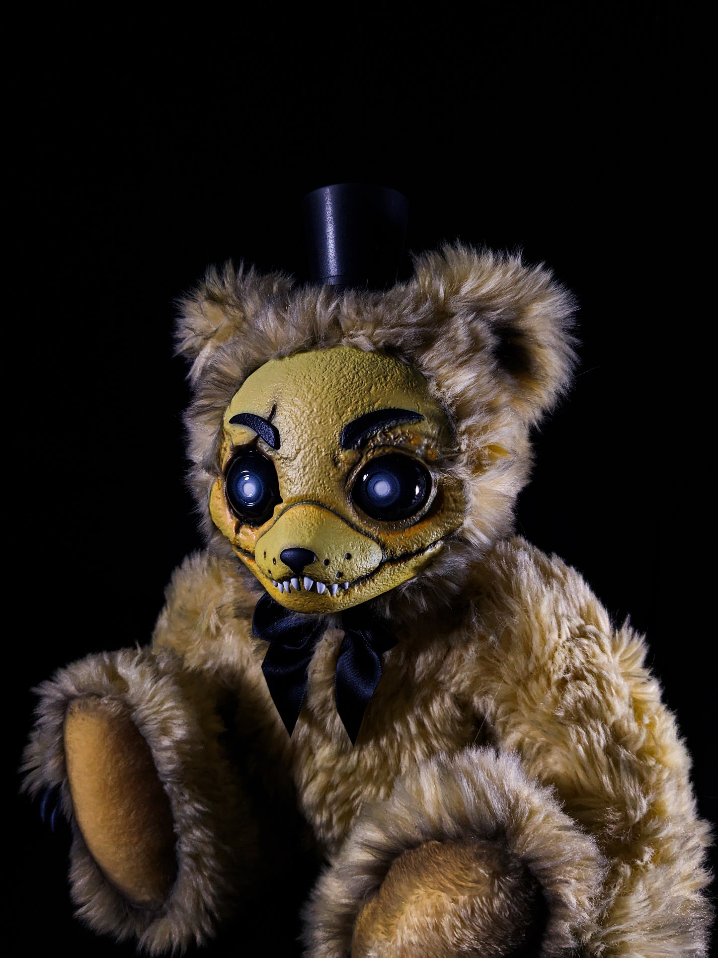 Golden Freddy: FREDBEARZ - Five Nights at Freddy's Inspired CRYPTCRITZ