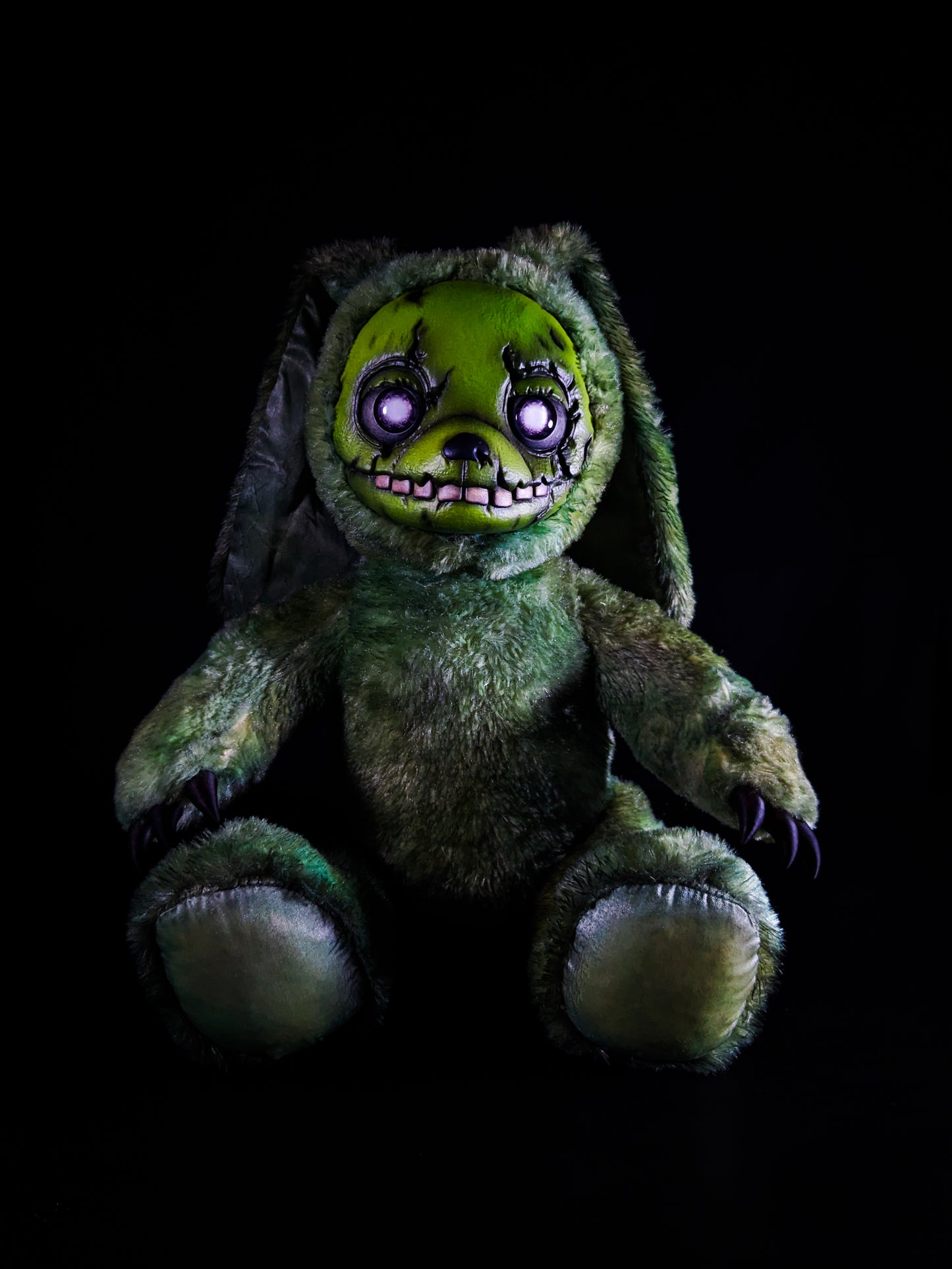 Springtrap: FREDBEARZ - Five Nights at Freddy's Inspired CRYPTCRITZ