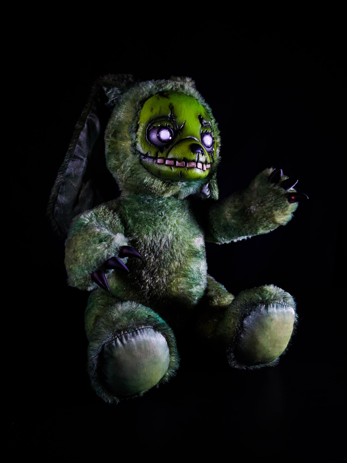 Springtrap: FREDBEARZ - Five Nights at Freddy's Inspired CRYPTCRITZ