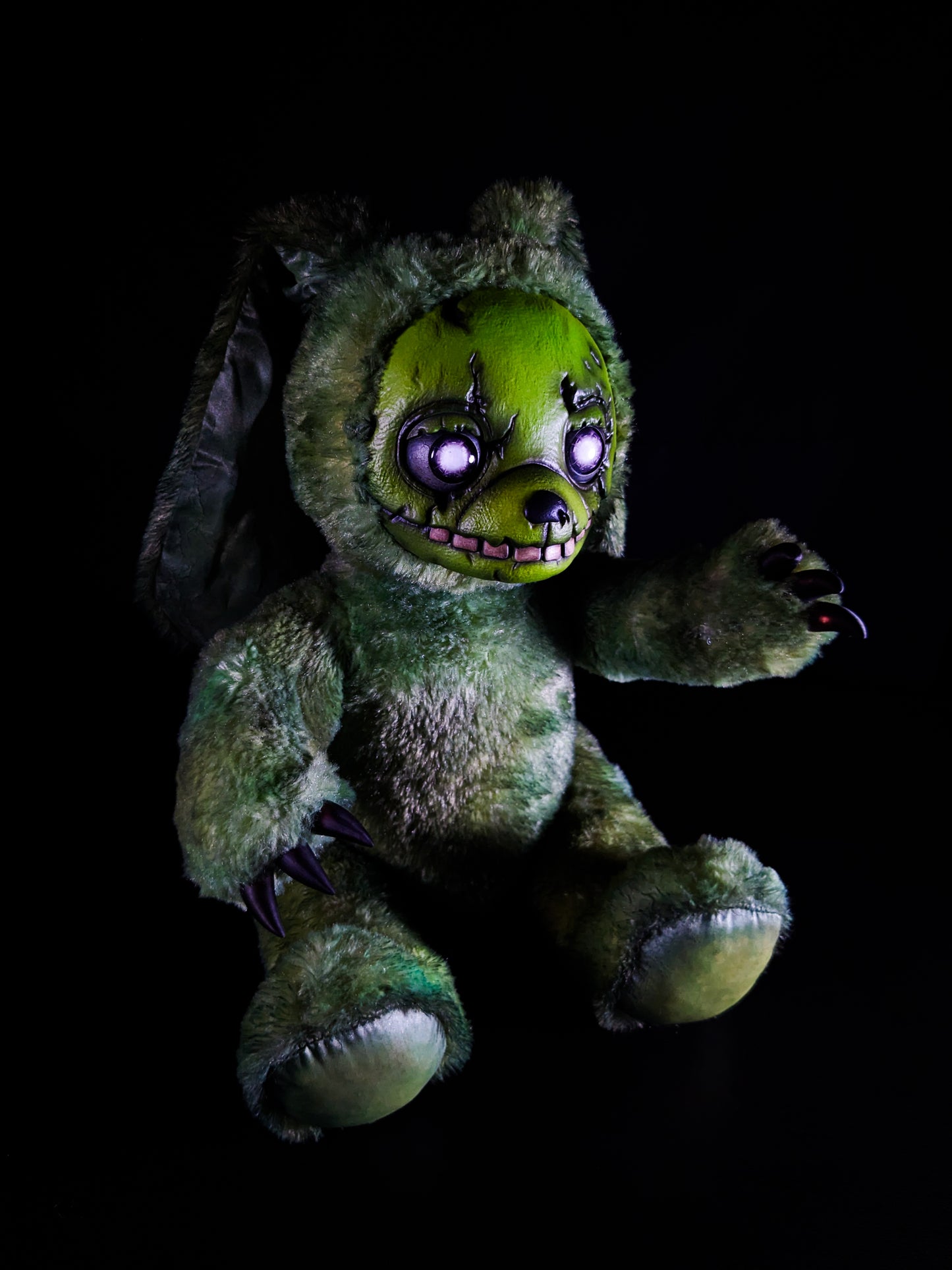 Springtrap: FREDBEARZ - Five Nights at Freddy's Inspired CRYPTCRITZ