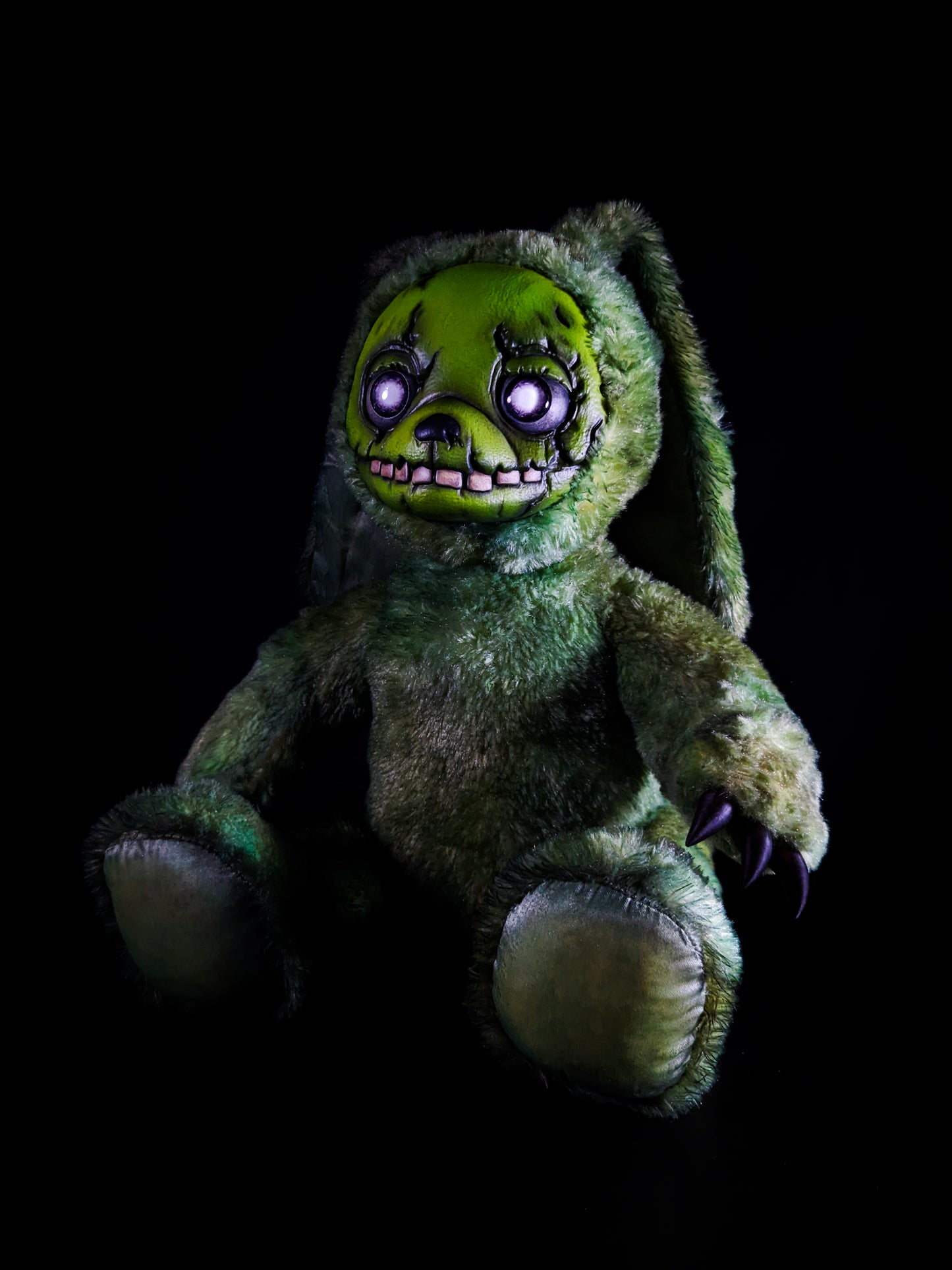 Springtrap: FREDBEARZ - Five Nights at Freddy's Inspired CRYPTCRITZ