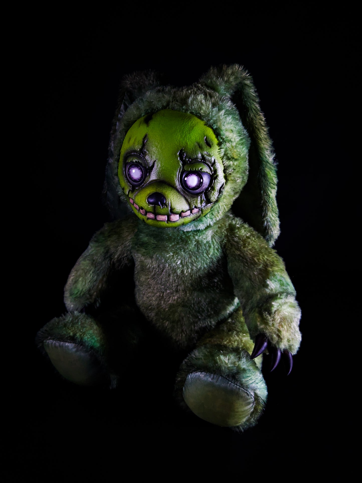 Springtrap: FREDBEARZ - Five Nights at Freddy's Inspired CRYPTCRITZ