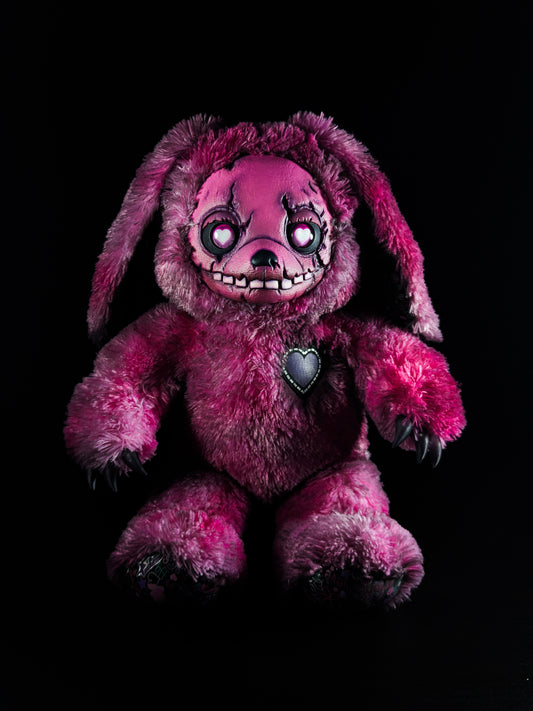 Lovetrap: FREDBEARZ - Five Nights at Freddy's Inspired CRYPTCRITZ
