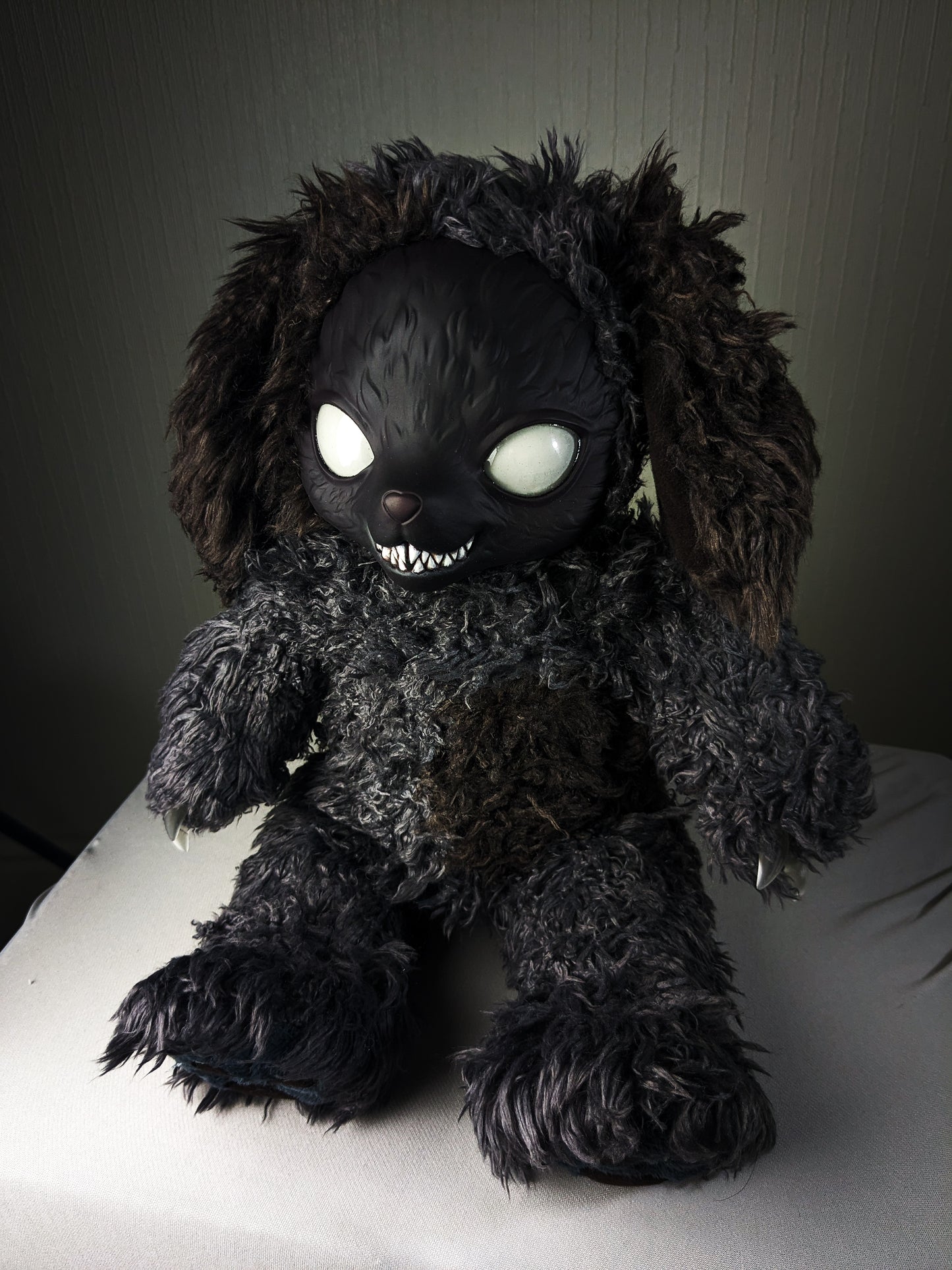 Howl (Morbid Mutt Ver.) - CRYPTCRITS Monster Art Doll Plush Toy