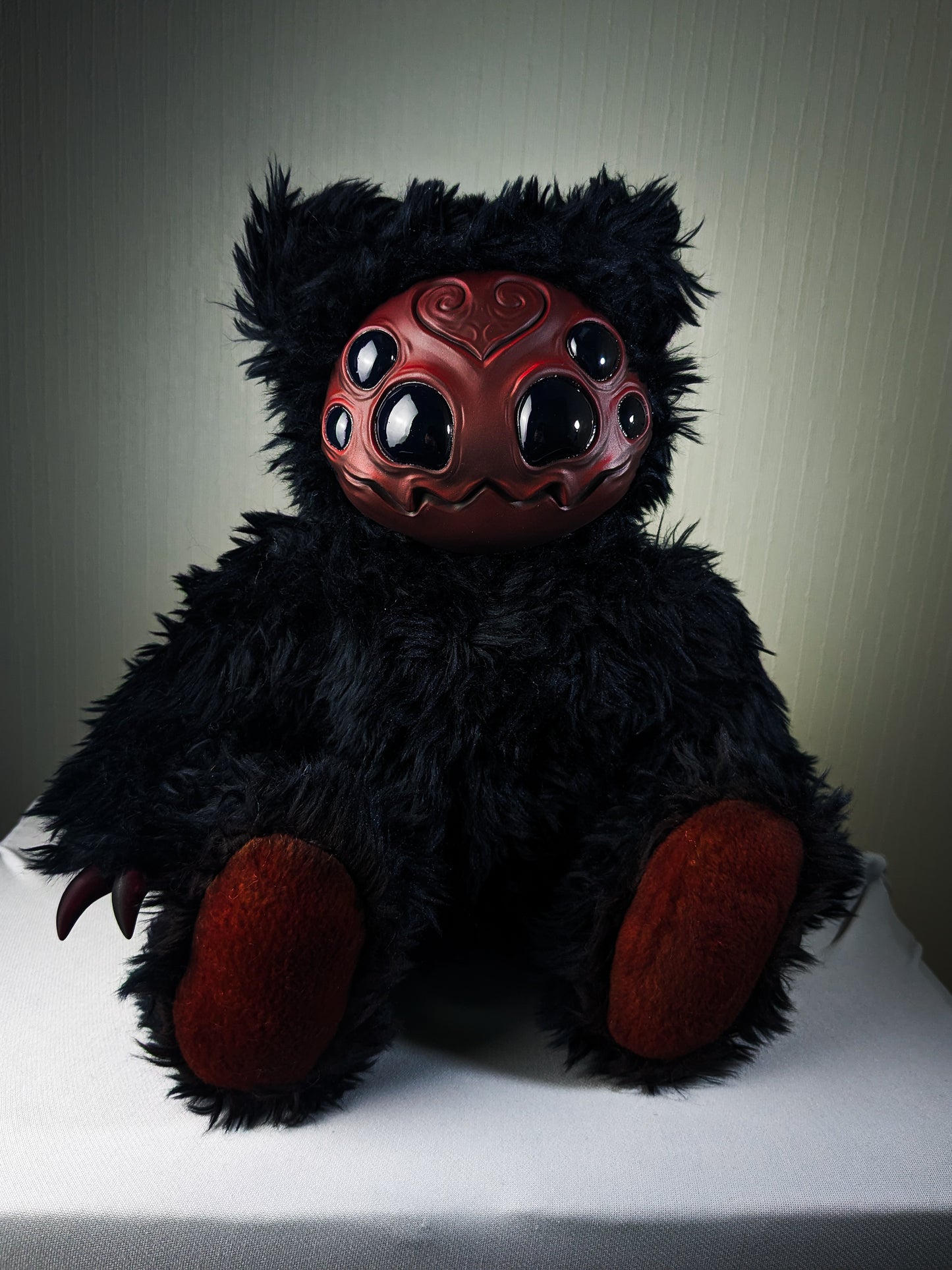 Arakobe (Krimson Krawler Ver.) - CRYPTCRITS Monster Art Doll Plush Toy