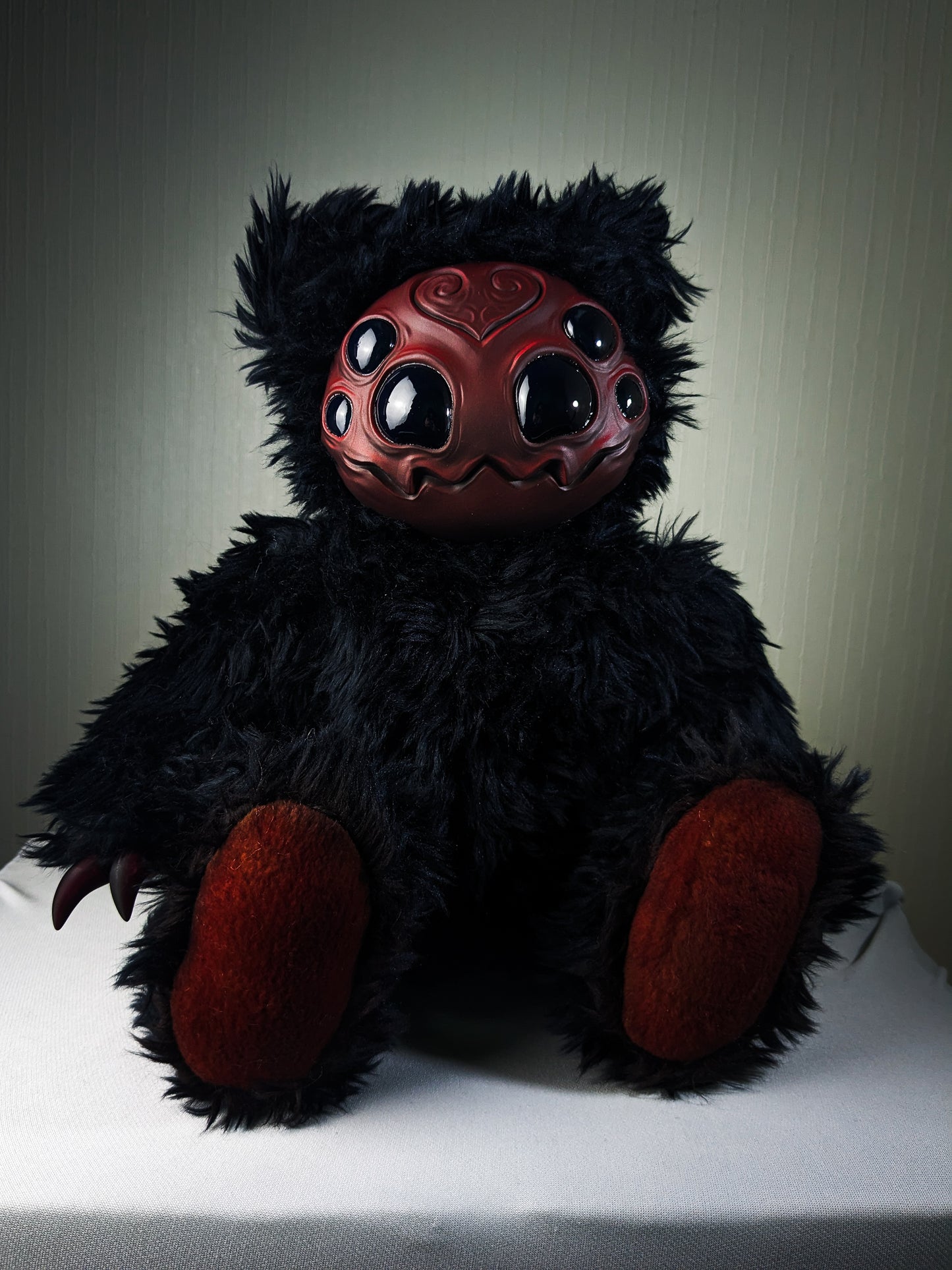 Arakobe (Krimson Krawler Ver.) - CRYPTCRITS Monster Art Doll Plush Toy