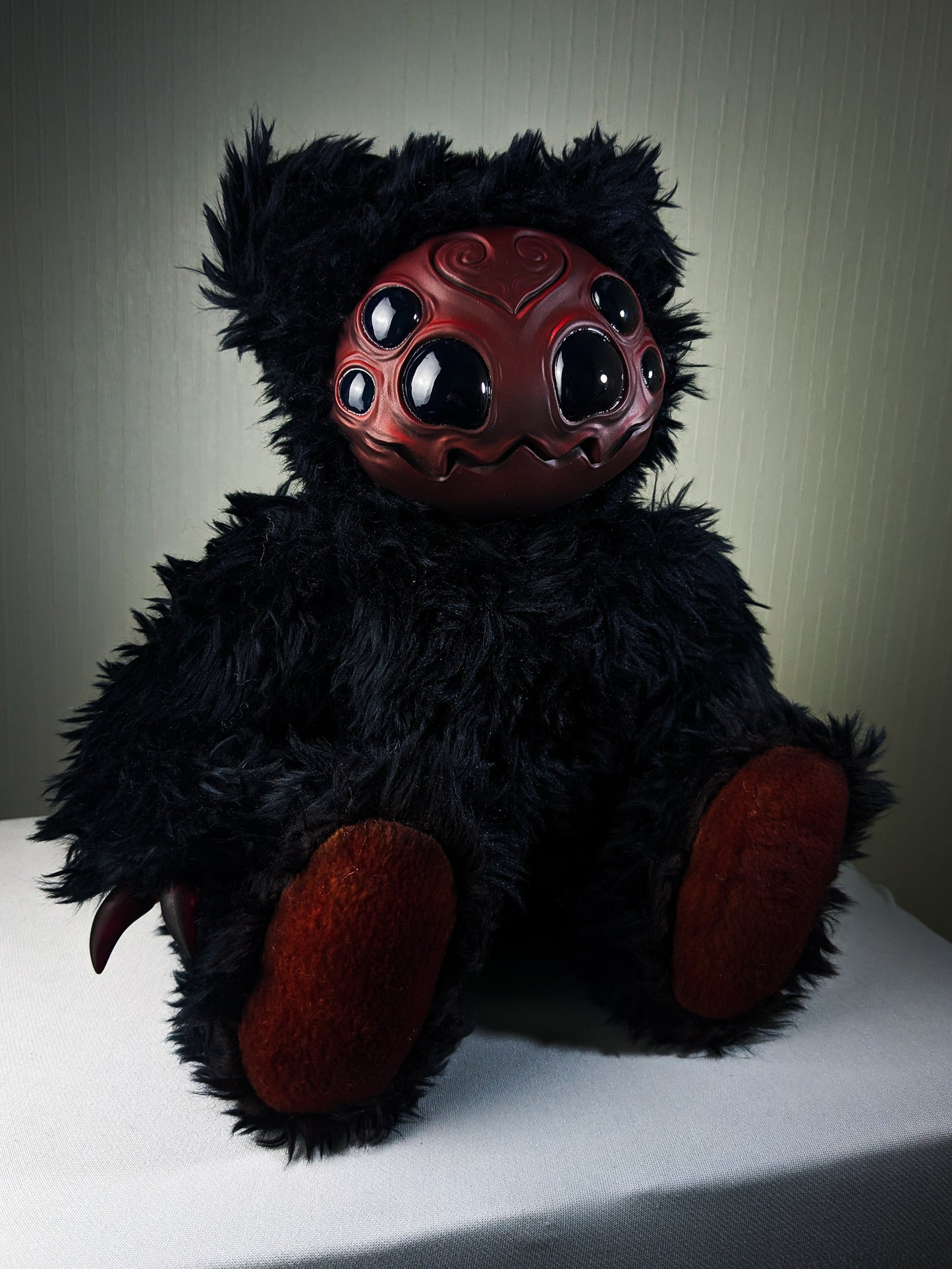 Arakobe (Krimson Krawler Ver.) - CRYPTCRITS Monster Art Doll Plush Toy