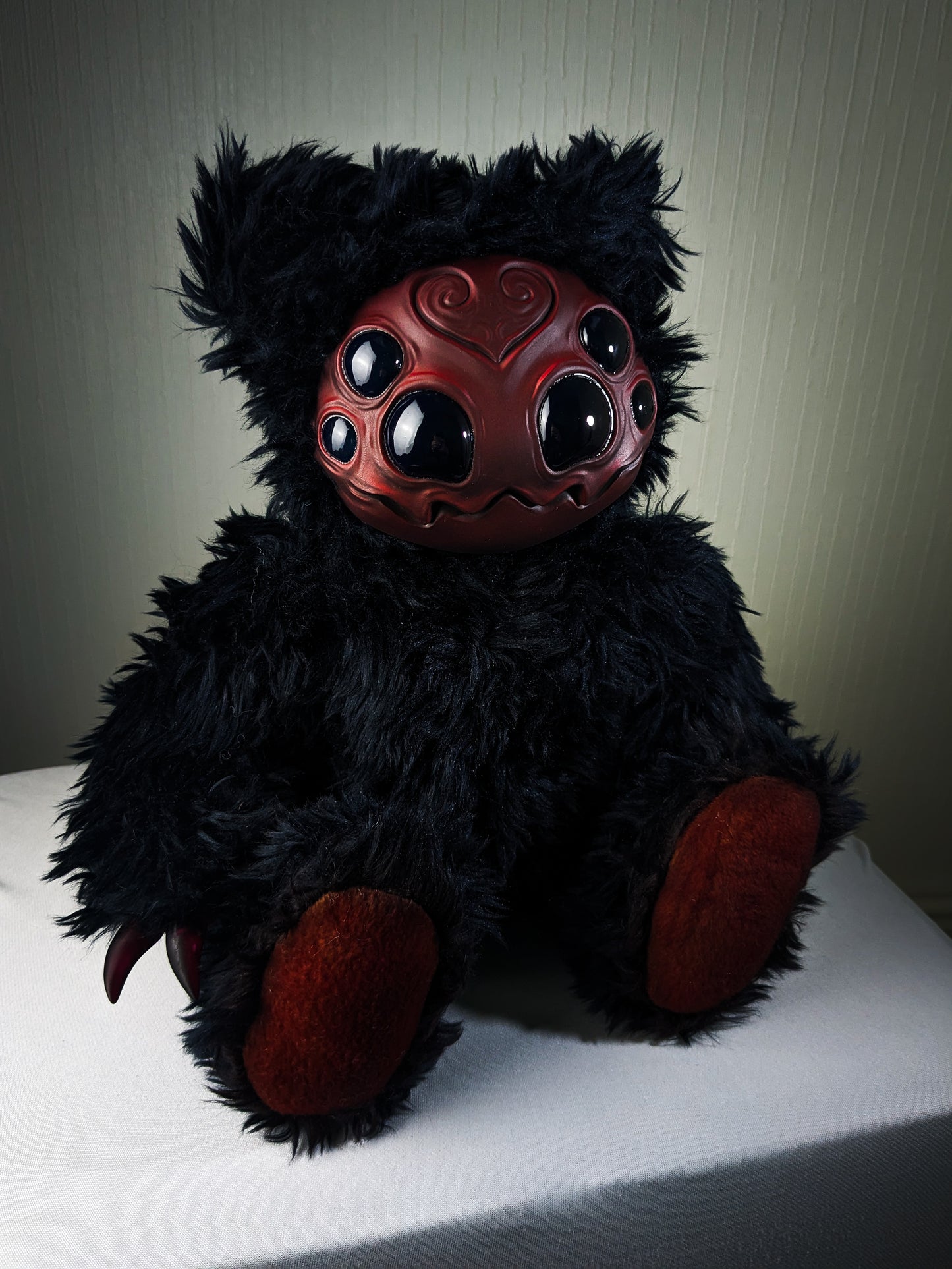 Arakobe (Krimson Krawler Ver.) - CRYPTCRITS Monster Art Doll Plush Toy