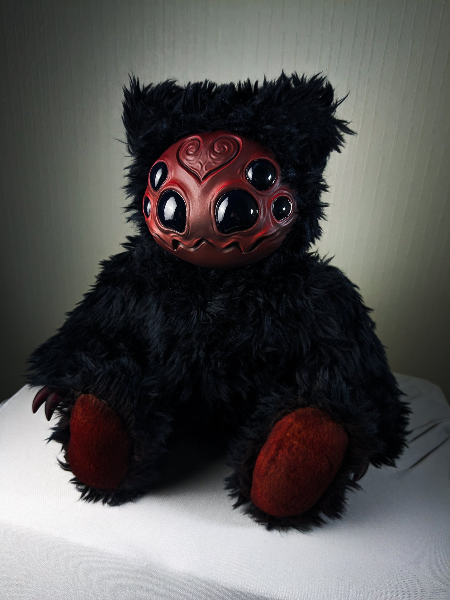 Arakobe (Krimson Krawler Ver.) - CRYPTCRITS Monster Art Doll Plush Toy