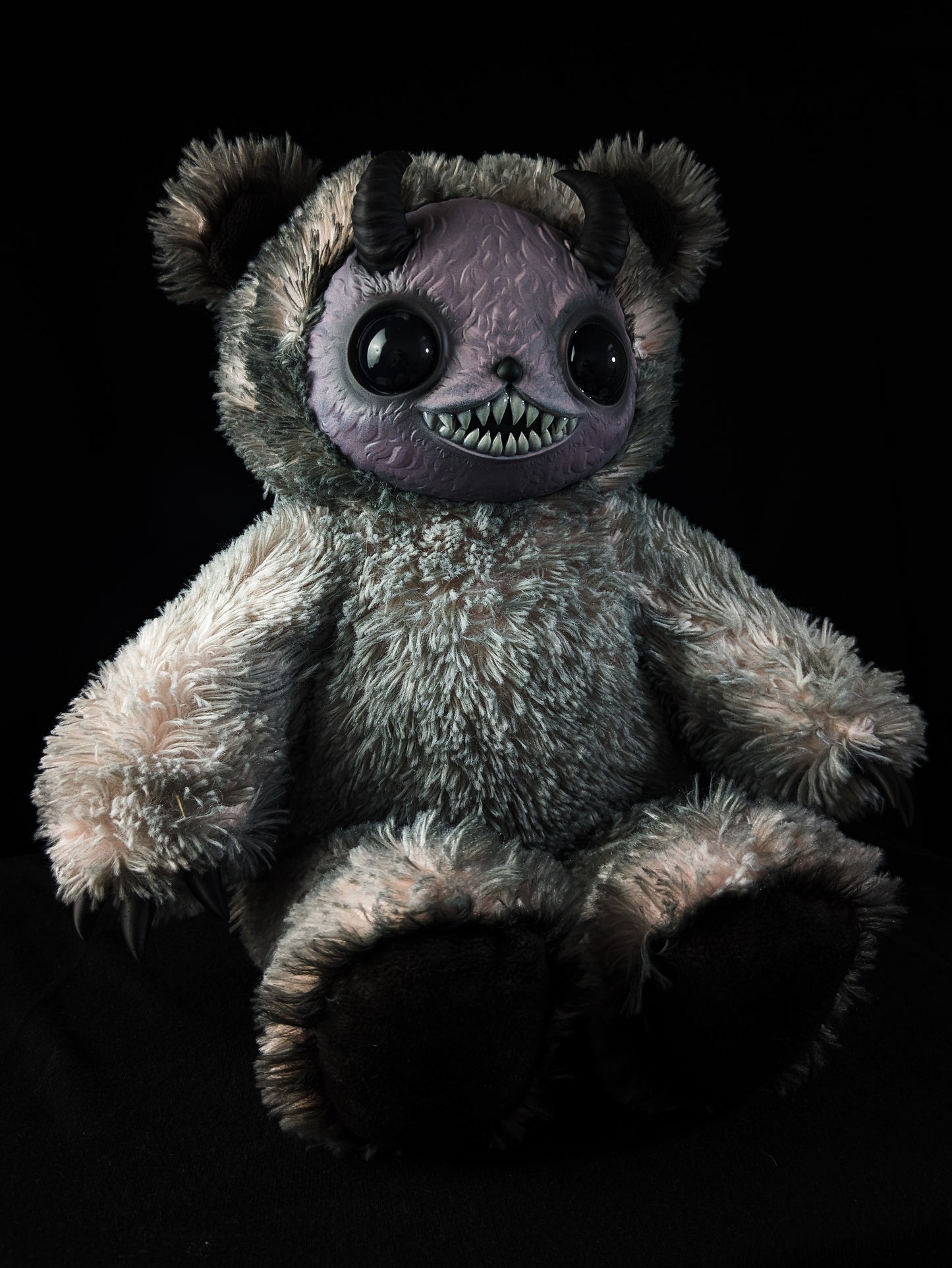 Yukigen (Lilac Leech Ver.) - CRYPTCRITS Monster Art Doll Plush Toy