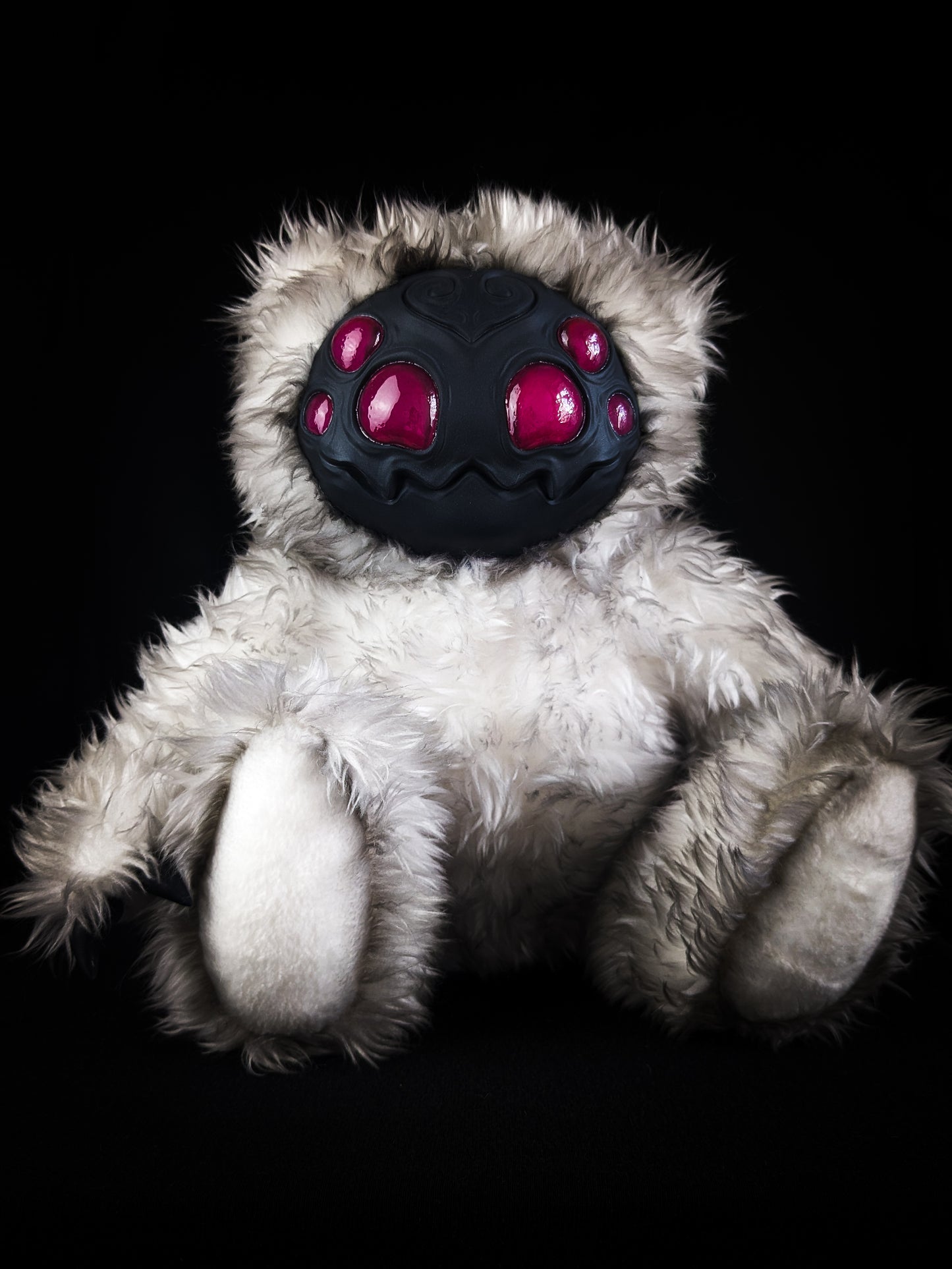 Arakobe (White Wanderer Ver.) - CRYPTCRITS Monster Art Doll Plush Toy