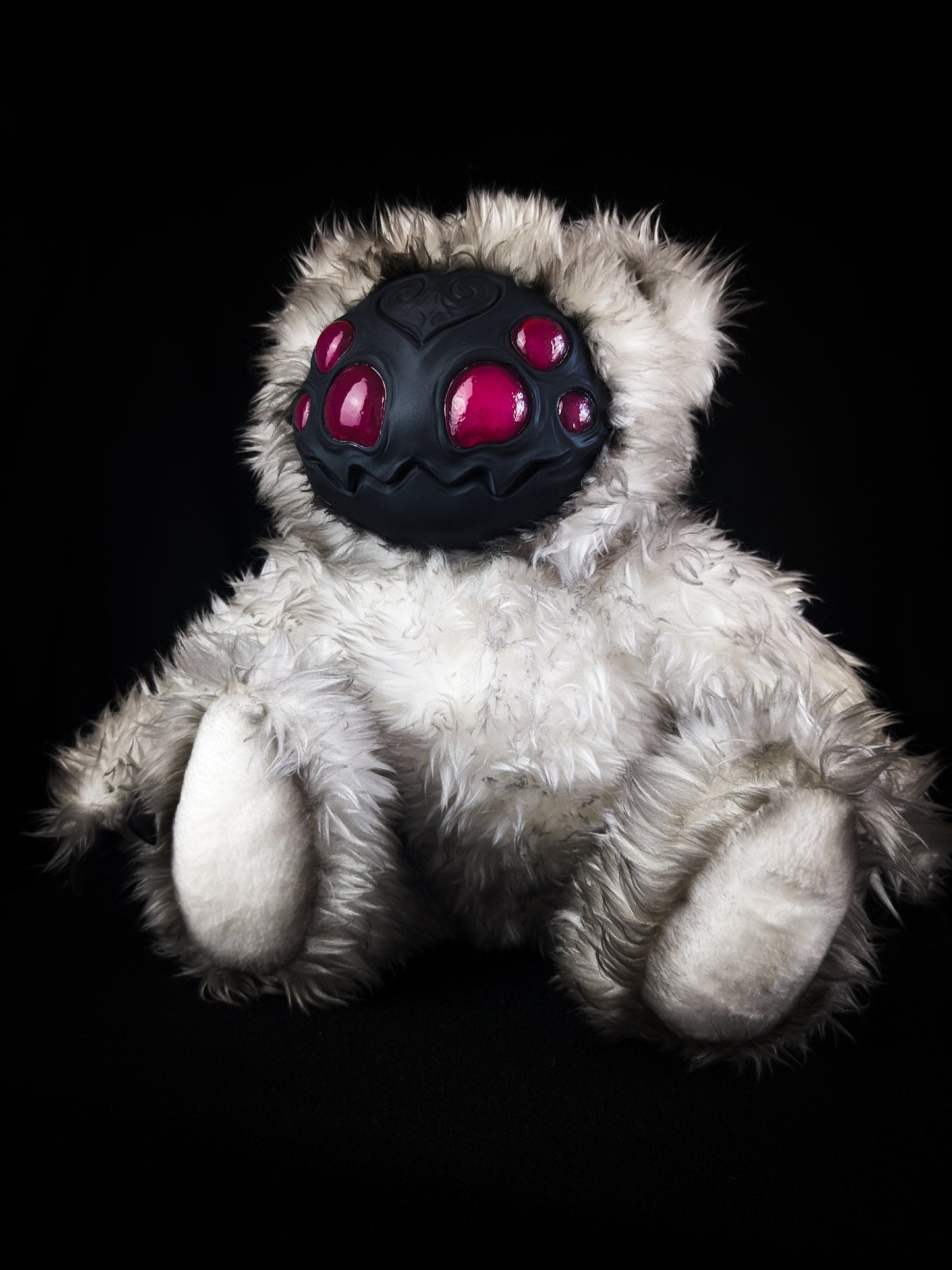 Arakobe (White Wanderer Ver.) - CRYPTCRITS Monster Art Doll Plush Toy