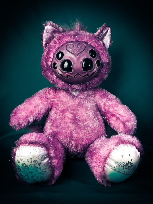 Kitty's Web: ARAKOBE - CRYPTCRITS Handmade Plush Toy Art Doll for Art Enthusiasts