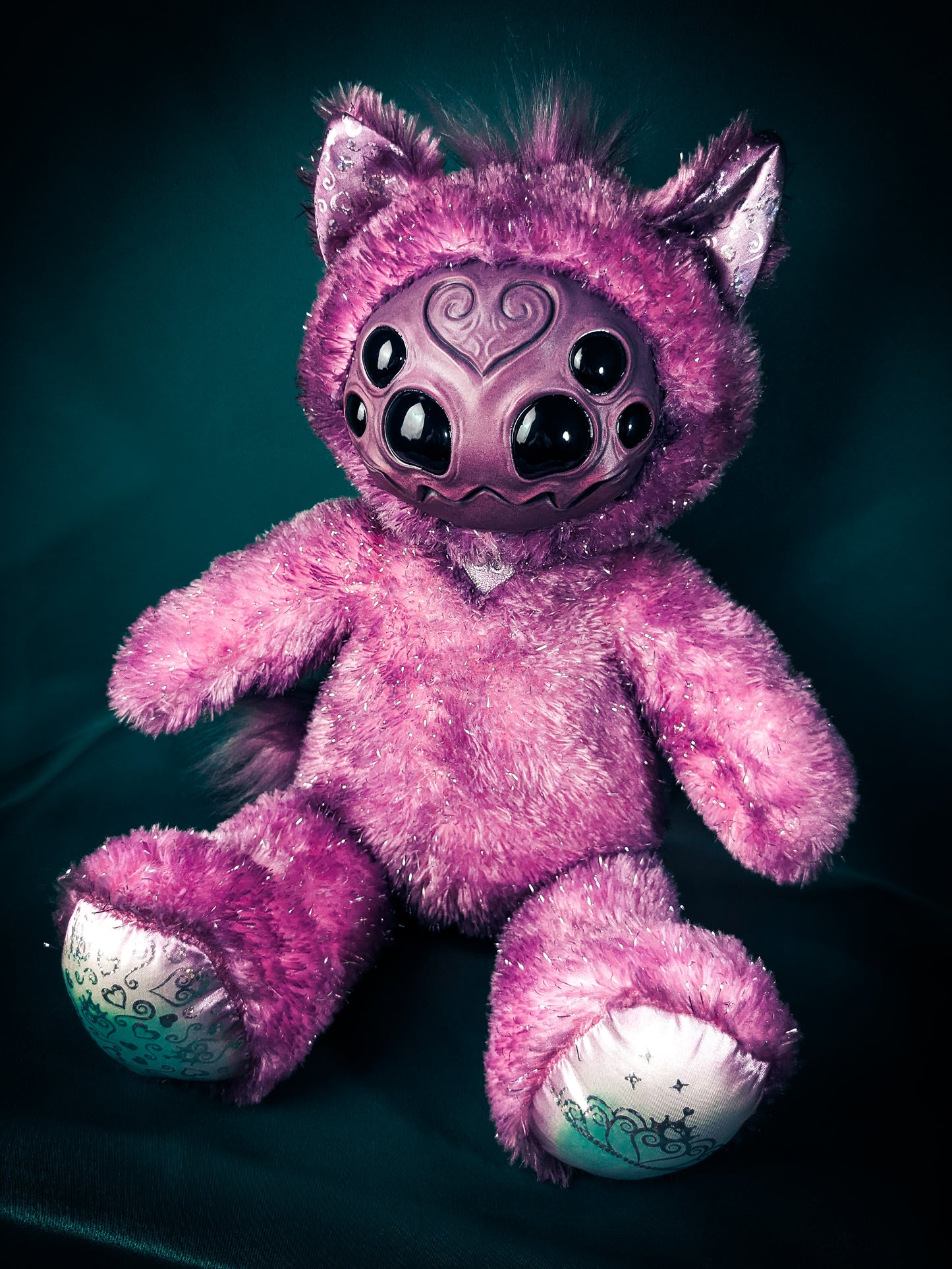 Kitty's Web: ARAKOBE - CRYPTCRITS Handmade Plush Toy Art Doll for Art Enthusiasts