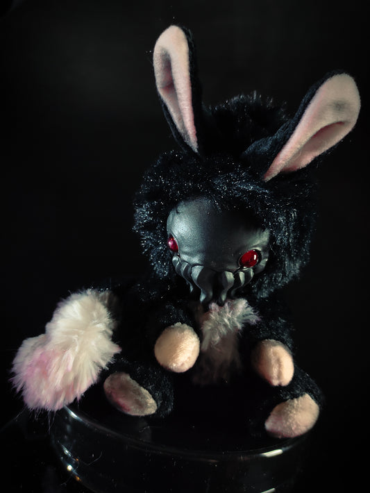 FRIENDTHULU Dark Messiah Flavour - Cryptid Art Doll Plush Toy