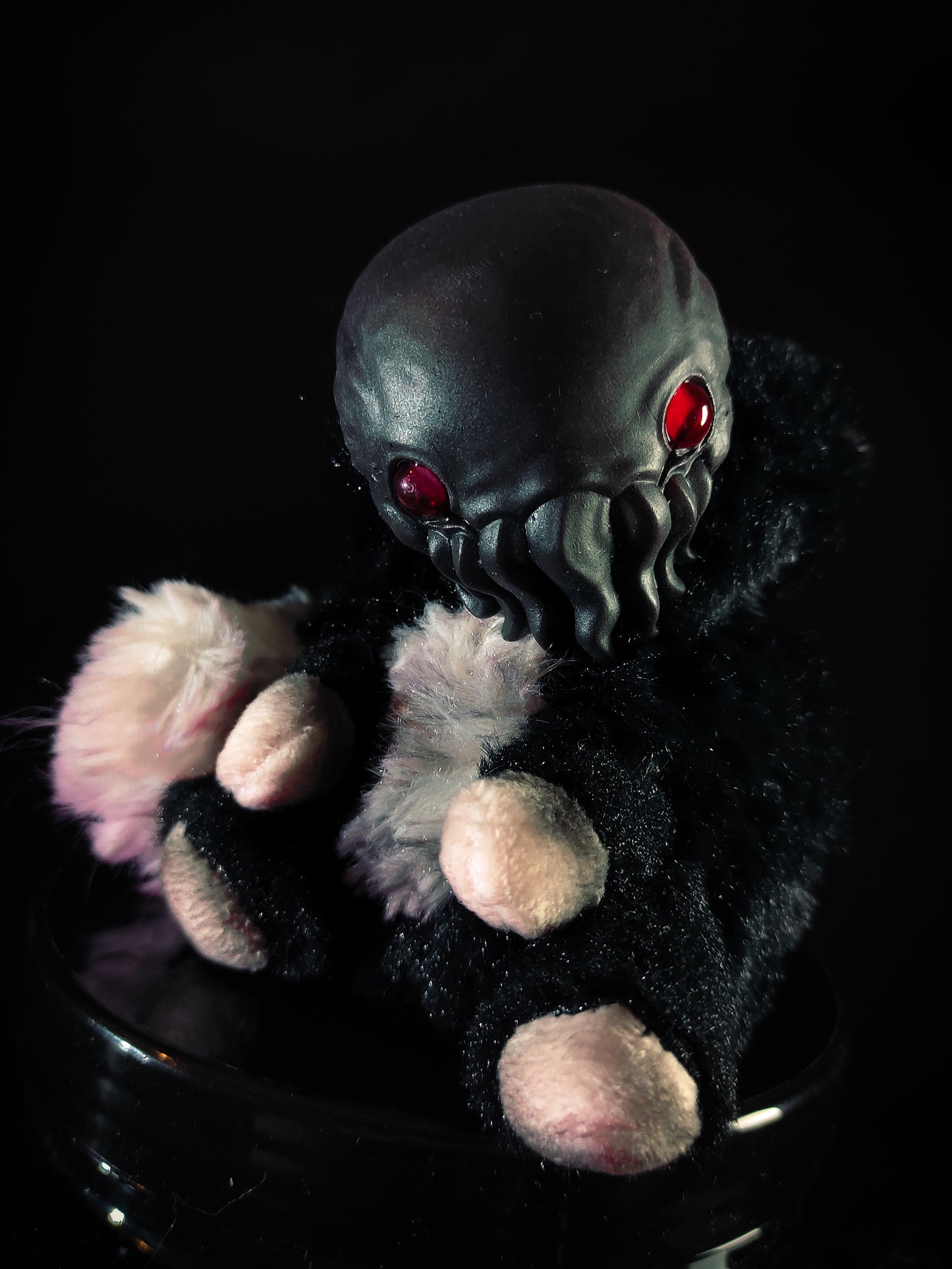 FRIENDTHULU Dark Messiah Flavour - Cryptid Art Doll Plush Toy