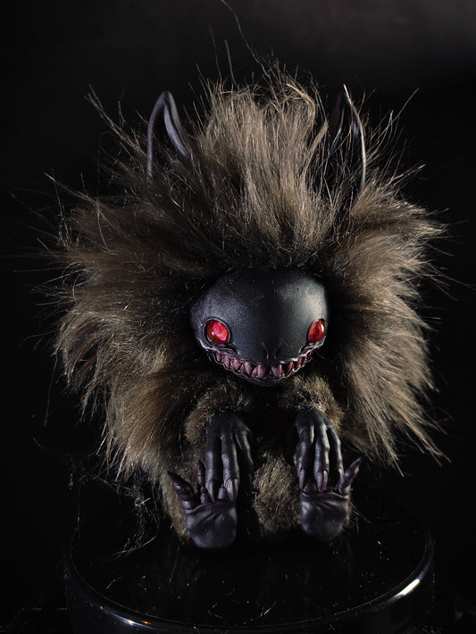 Spine - FORBIDDEN FRIENDS Art Toy