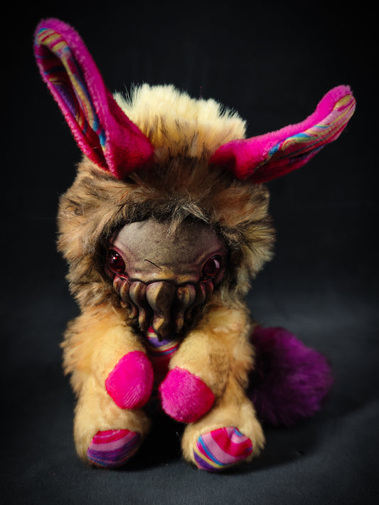 FRIENDTHULU King in Yellow Flavour - Cryptid Art Doll Plush Toy