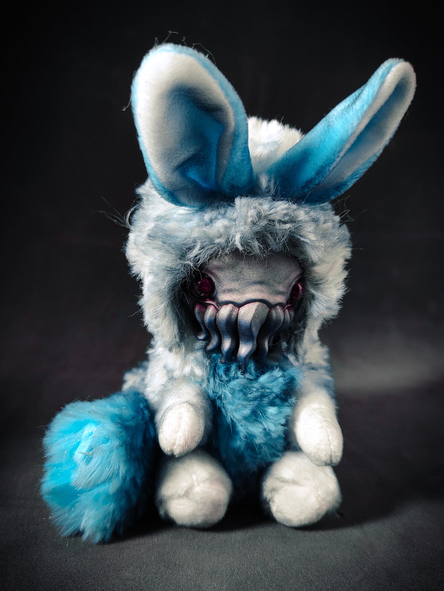 FRIENDTHULU Misty Madness II Flavour - Cryptid Art Doll Plush Toy