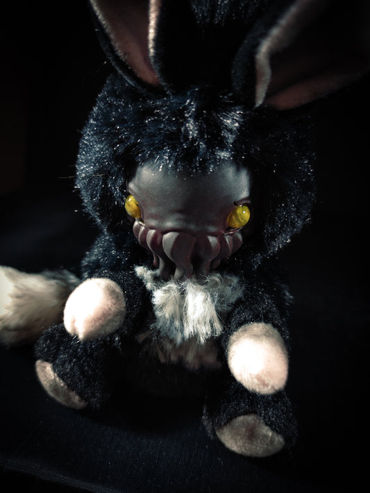 FRIENDTHULU Fallacious Flavour - Cryptid Art Doll Plush Toy