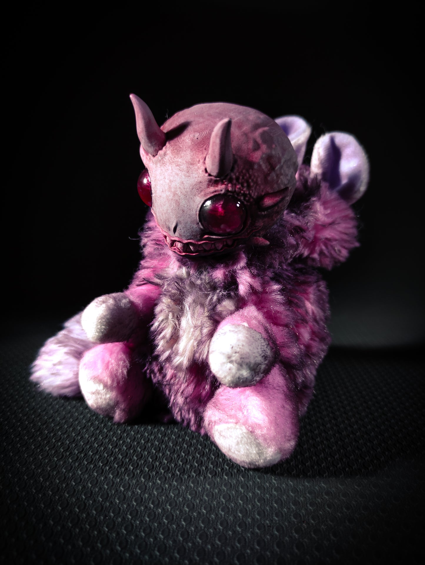 FRIENDPHIBIAN Candy Floss Flavour - Cryptid Art Doll Plush Toy
