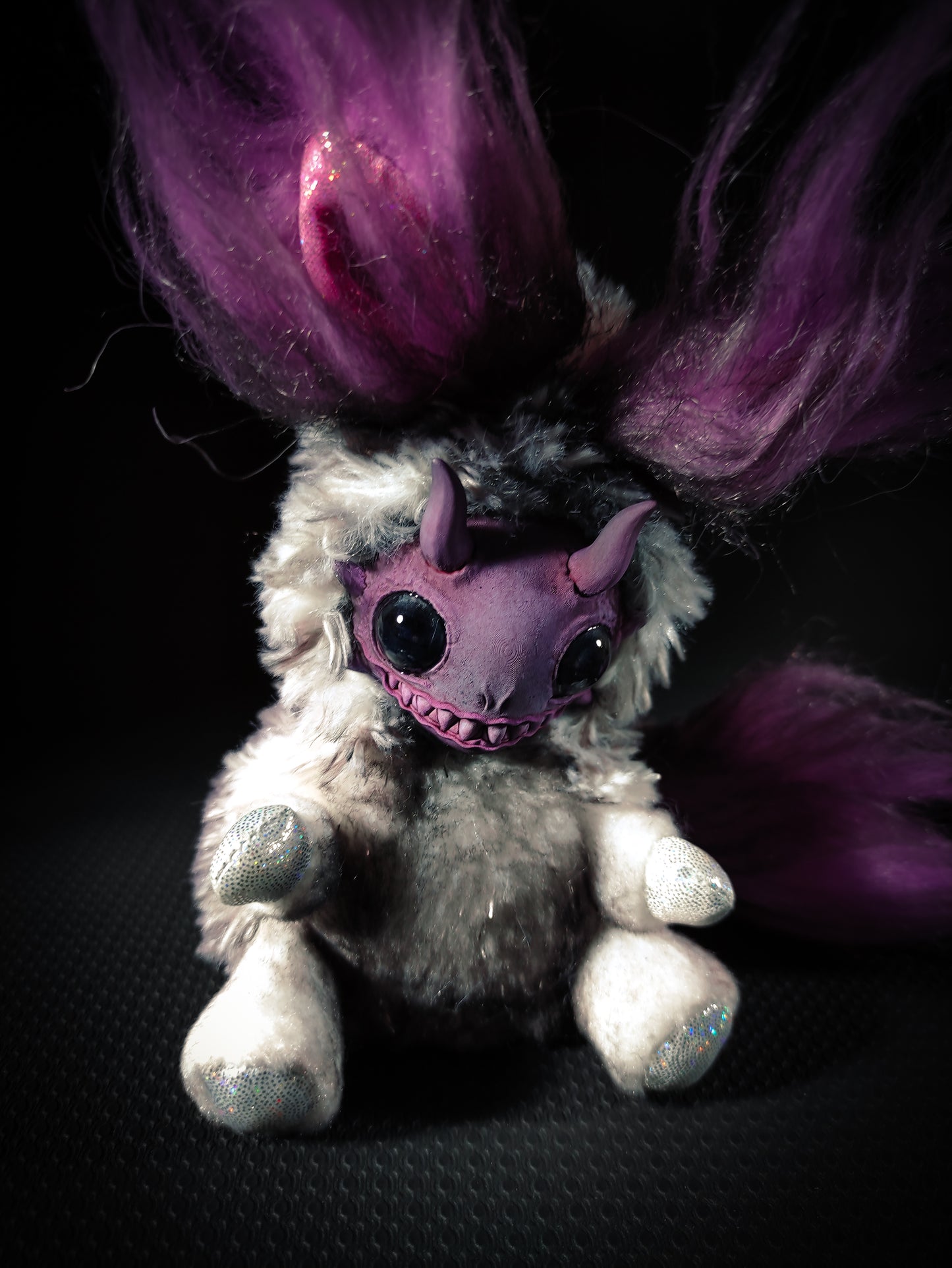 FRIENDPHIBIAN Violent Violet Flavour - Cryptid Art Doll Plush Toy