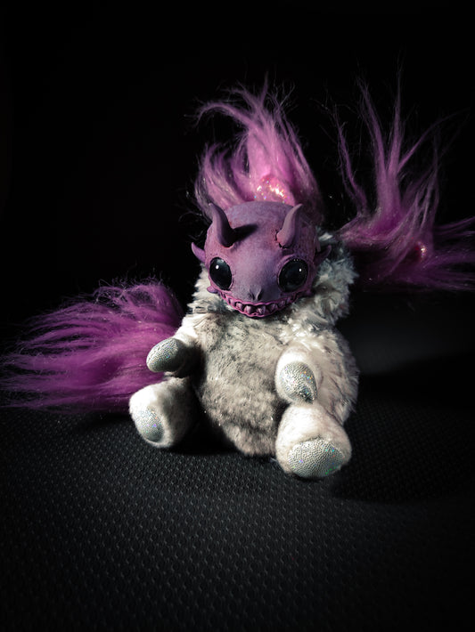 FRIENDPHIBIAN Violent Violet Flavour - Cryptid Art Doll Plush Toy