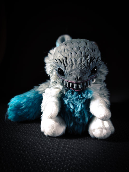 ABOMINABLE FRIEND Frosty Flavour - Yeti Art Doll Plush Toy