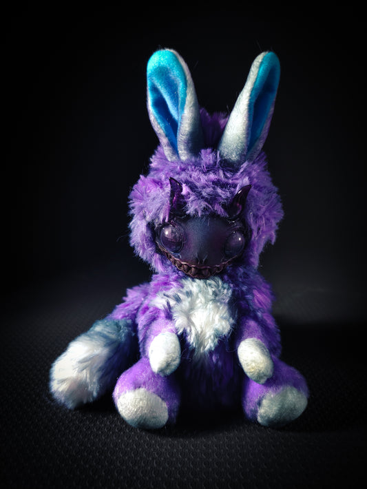 FRIENDPHIBIAN Vindictive Violet Flavour - Cryptid Art Doll Plush Toy