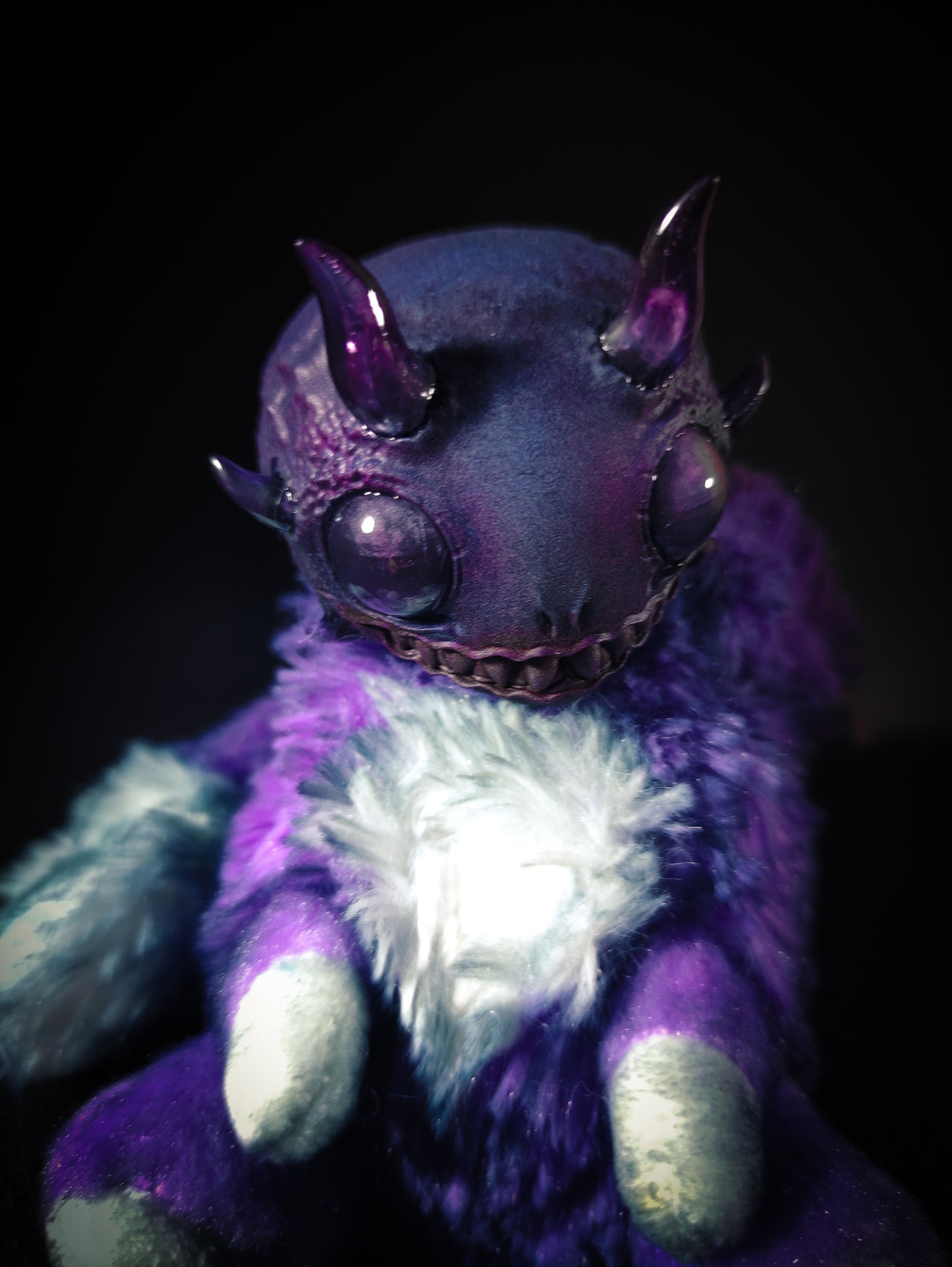 FRIENDPHIBIAN Vindictive Violet Flavour - Cryptid Art Doll Plush Toy