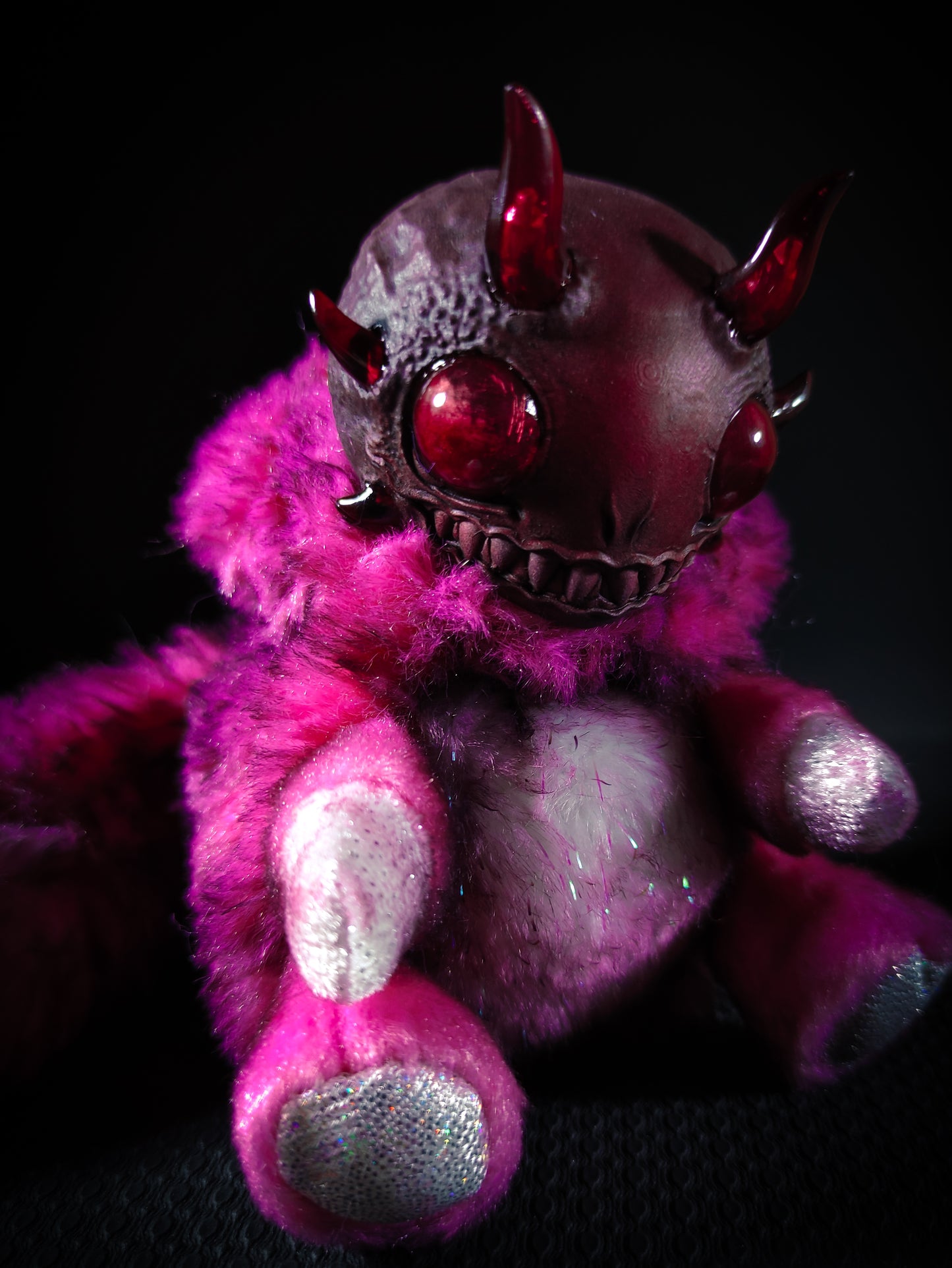 FRIENDPHIBIAN Crimson Coral Flavour - Cryptid Art Doll Plush Toy