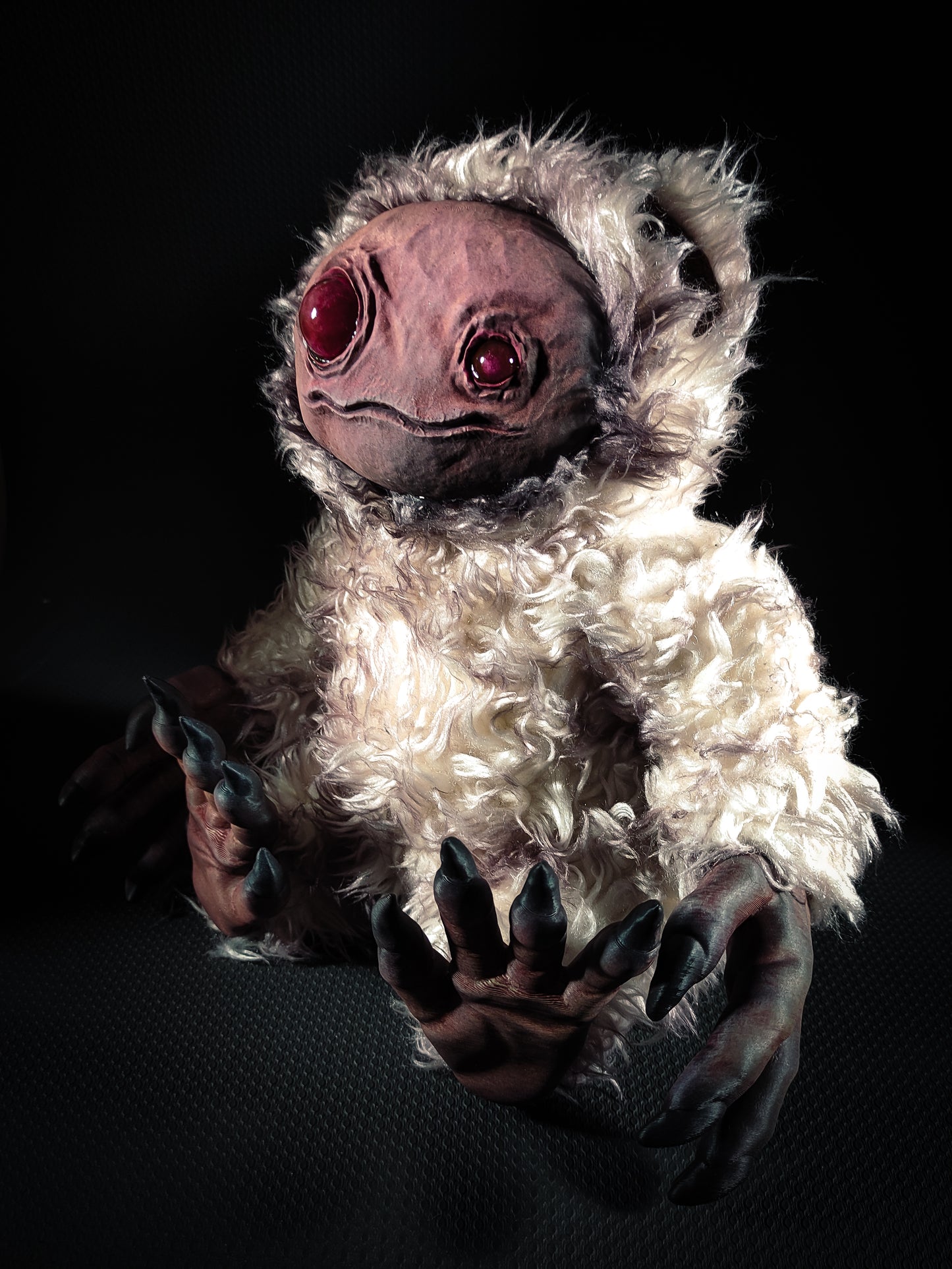ZIPPO: Albino Dream Ver. - Monster Art Doll Plush Toy