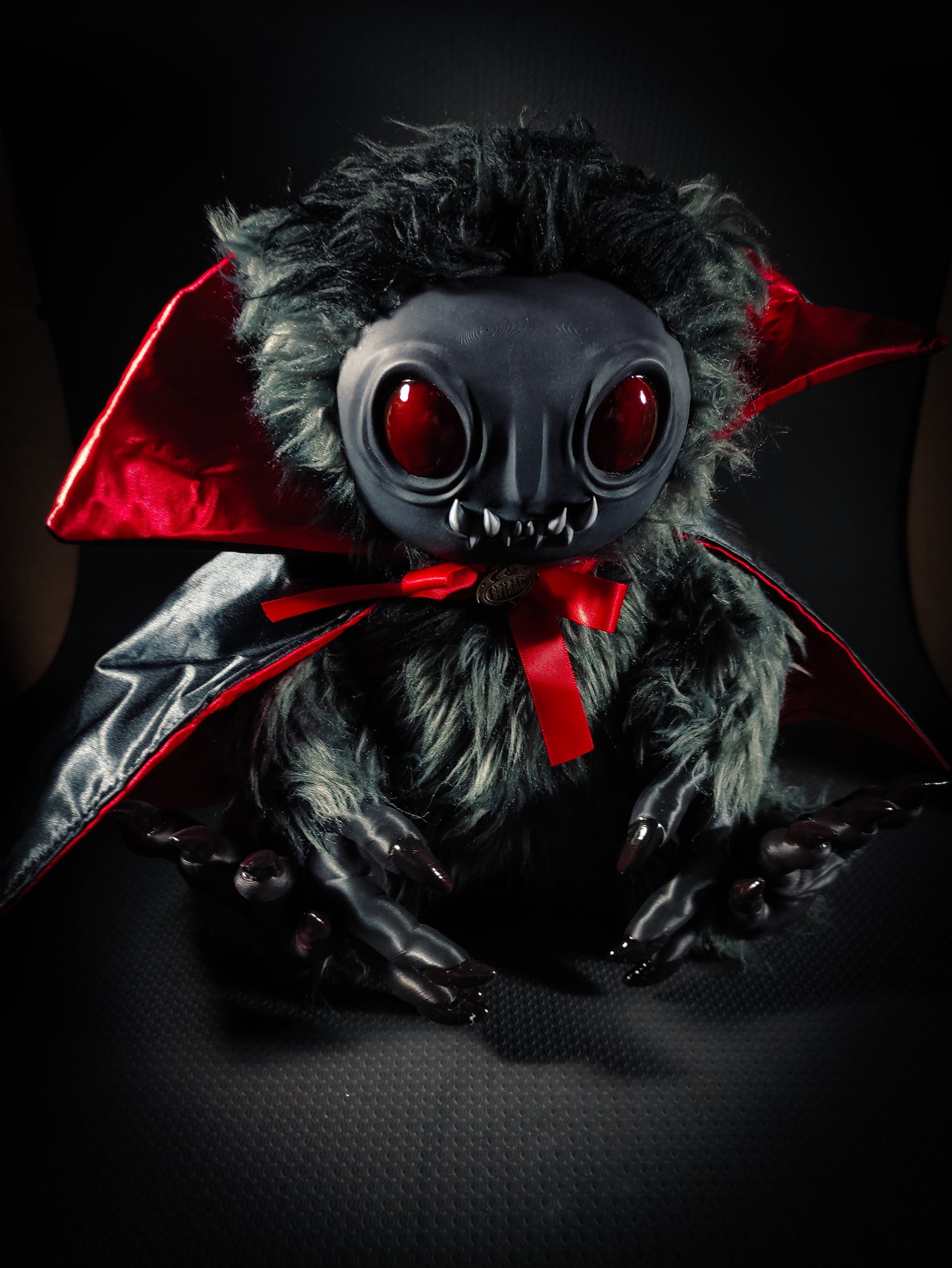 Fulfar: VAMPIRIC Ver. - Vampire Monster Art Doll Plush Toy