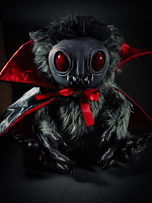 Fulfar: VAMPIRIC Ver. - Vampire Monster Art Doll Plush Toy
