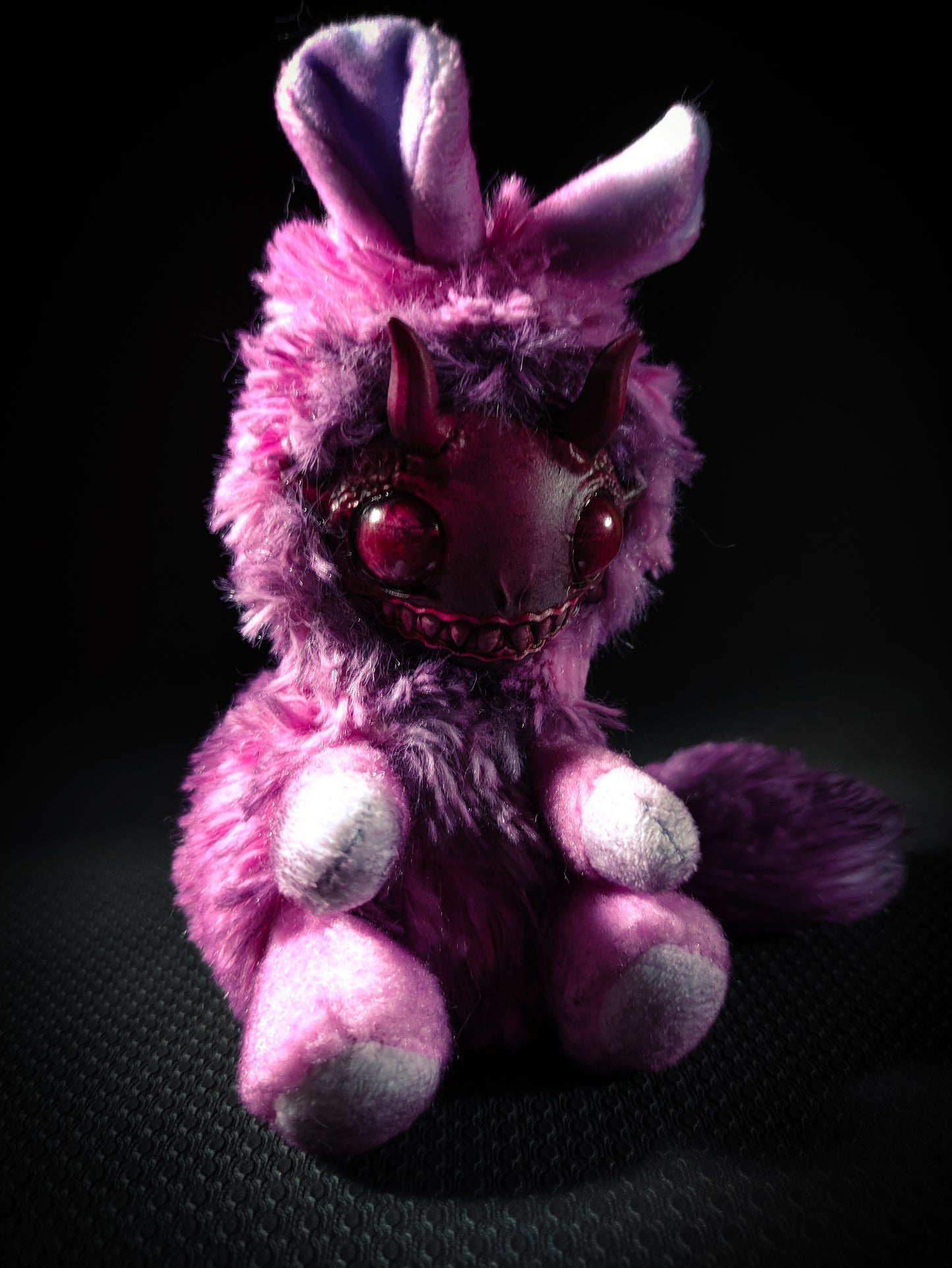 FRIENDPHIBIAN Sickly Sweet Flavour - Cryptid Art Doll Plush Toy