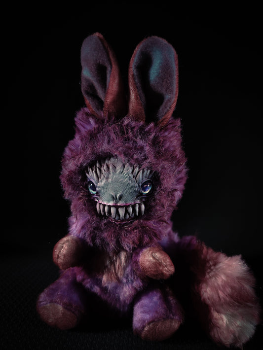 Frenzung - ABOMINABLE FRIEND Cryptid Art Doll Plush Toy